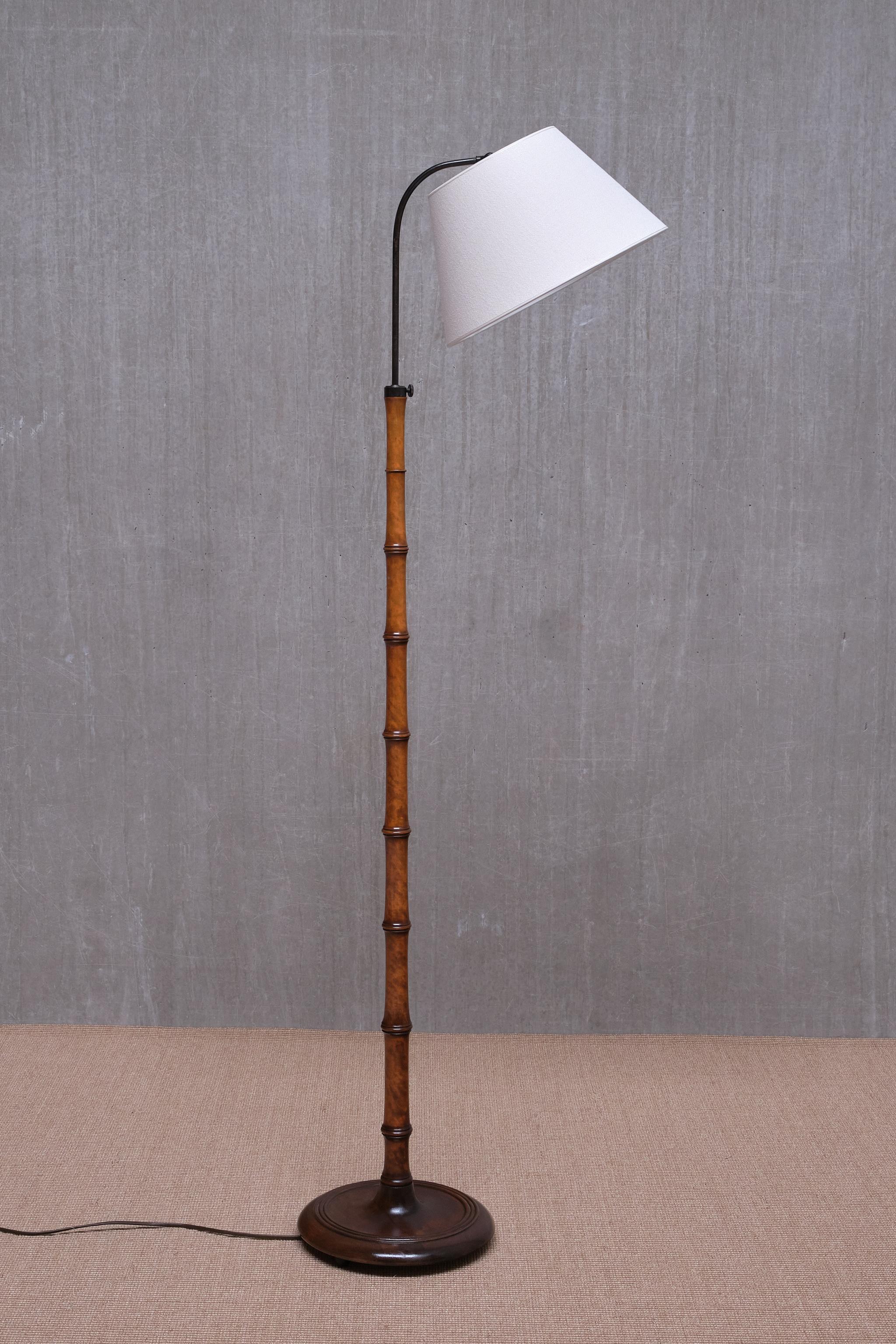 Lampada da terra moderna svedese in finto bambù di betulla con paralume regolabile avorio, anni '40 in vendita 9