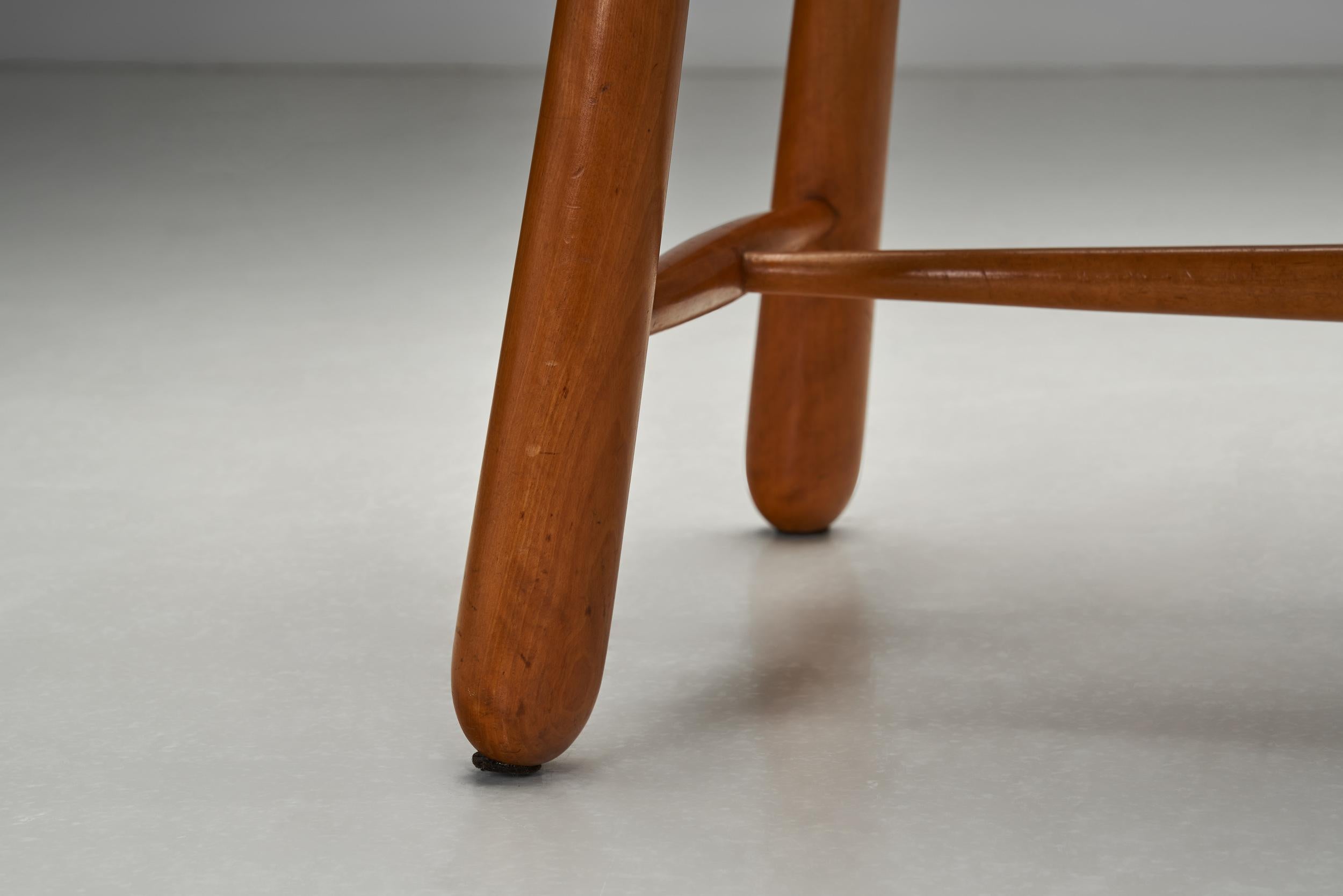 Table d'appoint moderne suédoise en bouleau avec pieds tournés, Suède vers les années 1940 en vente 9