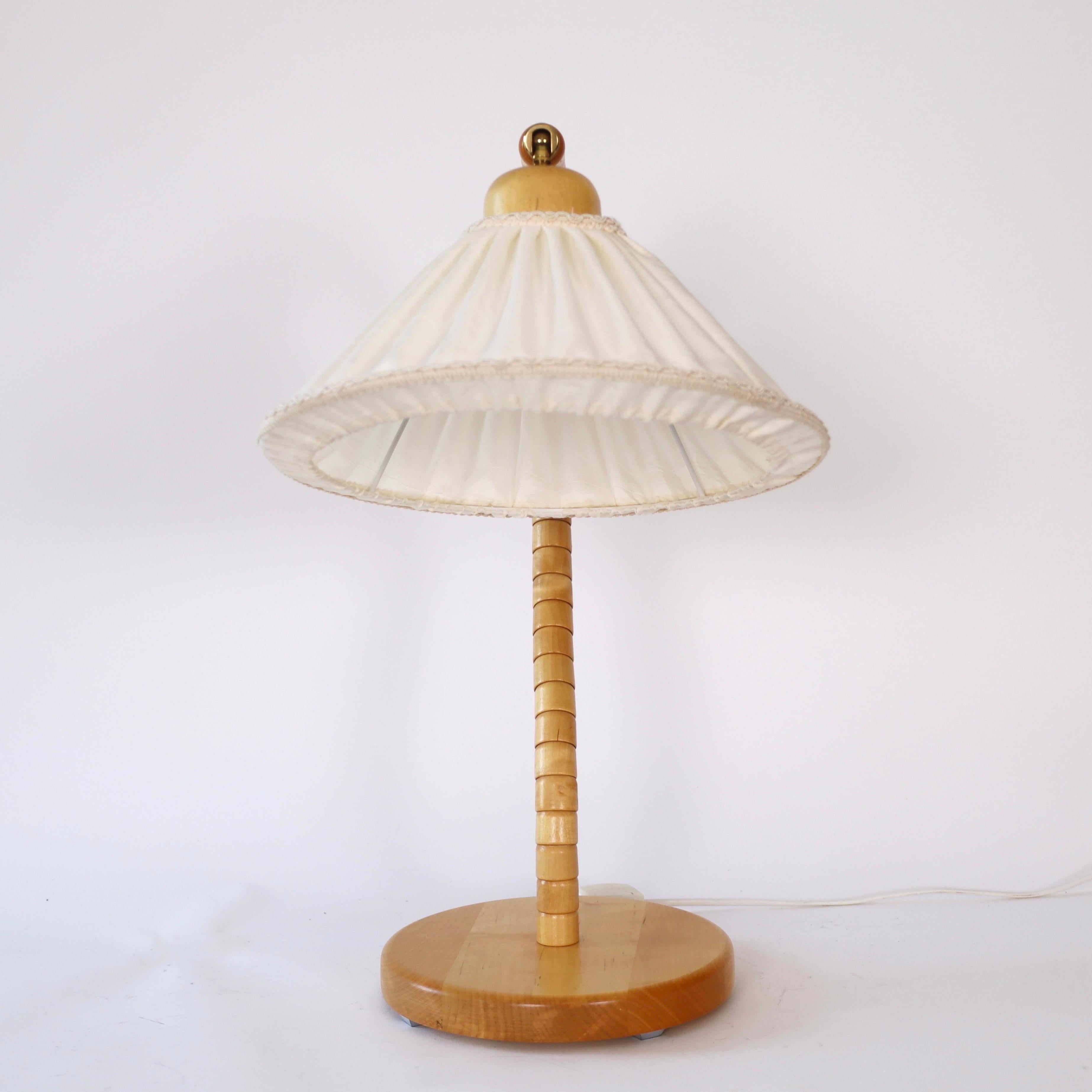 Lampe de table moderne suédoise en bois de bouleau par Markslöjd, Suède, années 1980 en vente 4