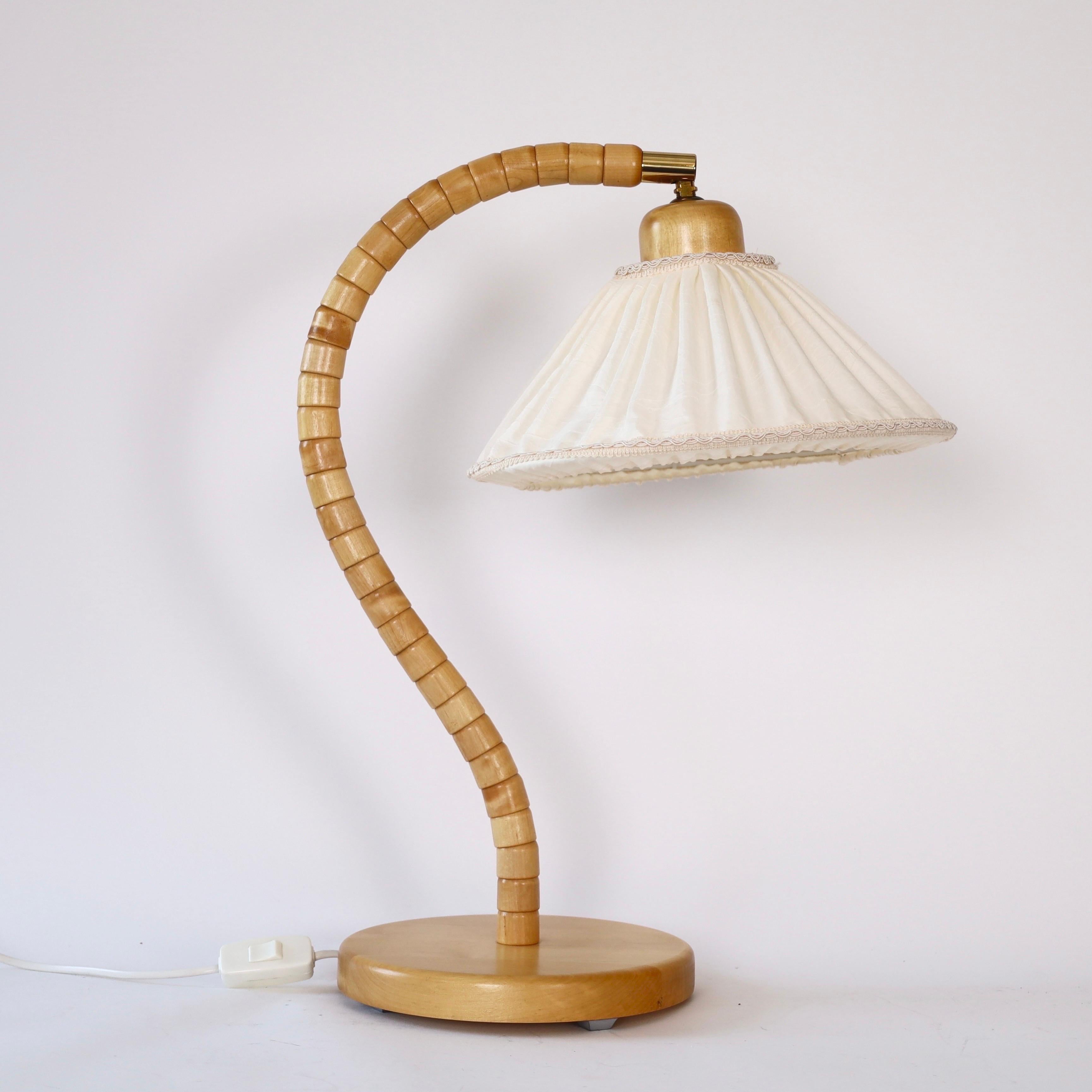 Bois Lampe de table moderne suédoise en bois de bouleau par Markslöjd, Suède, années 1980 en vente