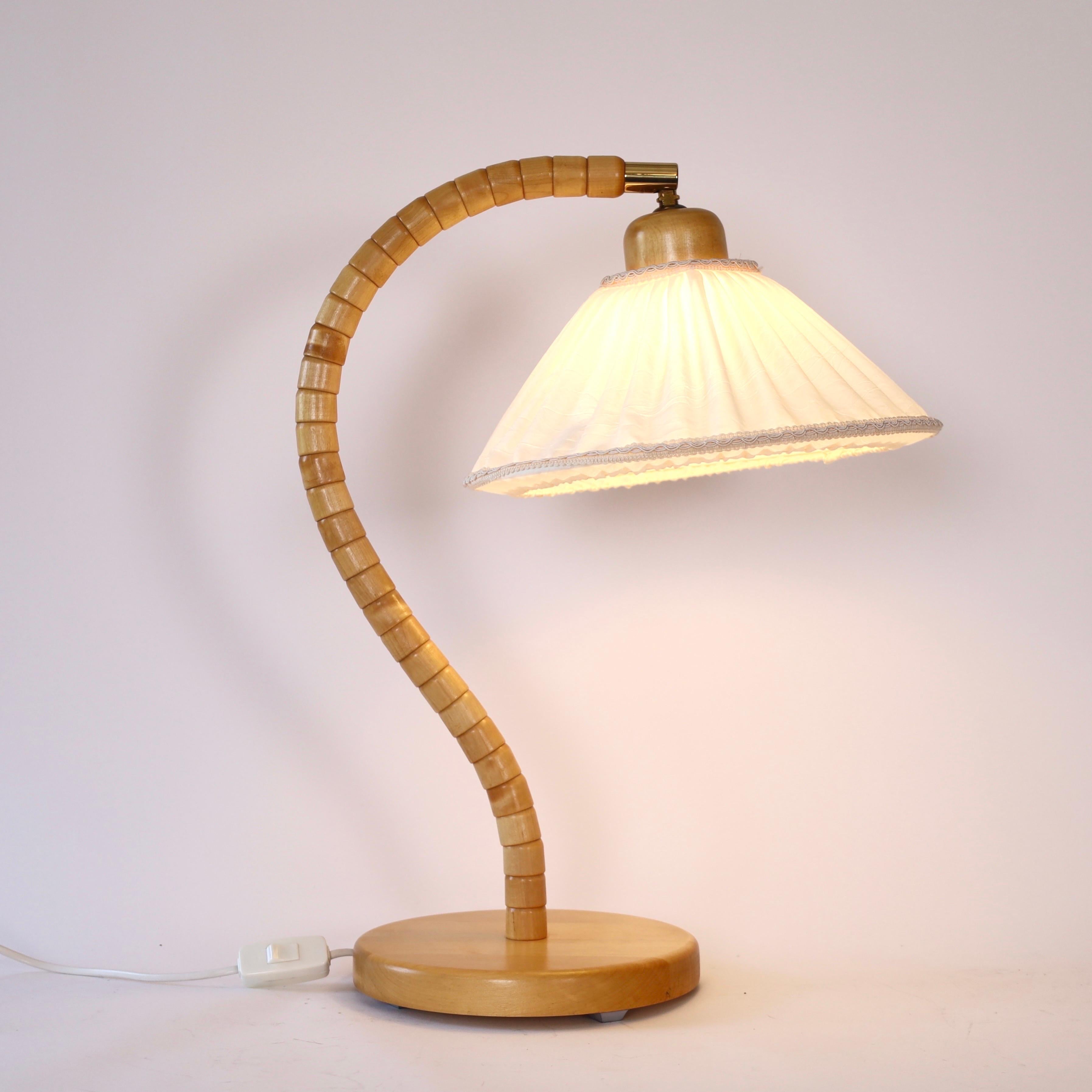 Lampe de table moderne suédoise en bois de bouleau par Markslöjd, Suède, années 1980 en vente 1