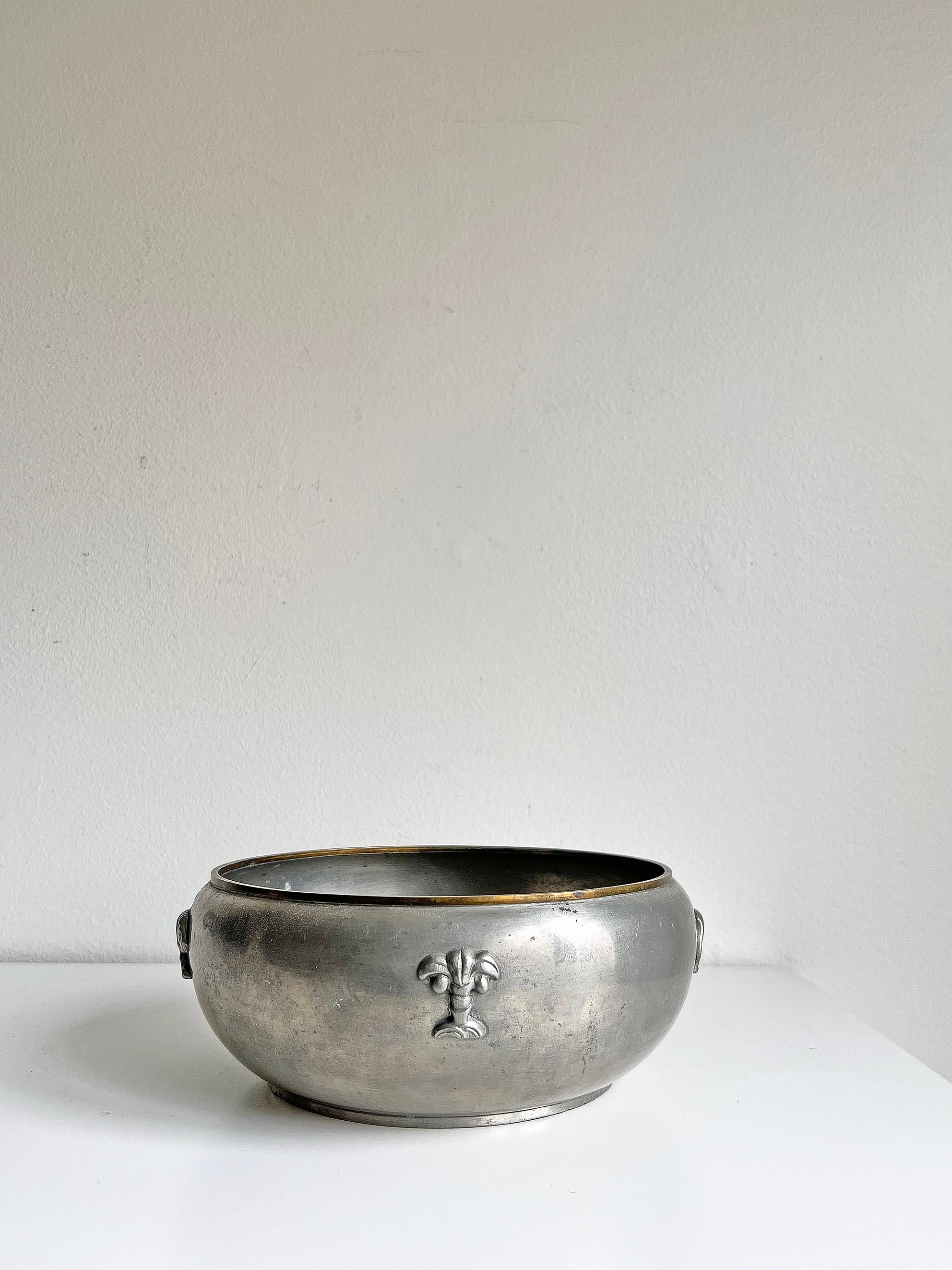 Scandinavian Modern Swedish Modern Bowl in Pewter by GAB, 1930 For Sale