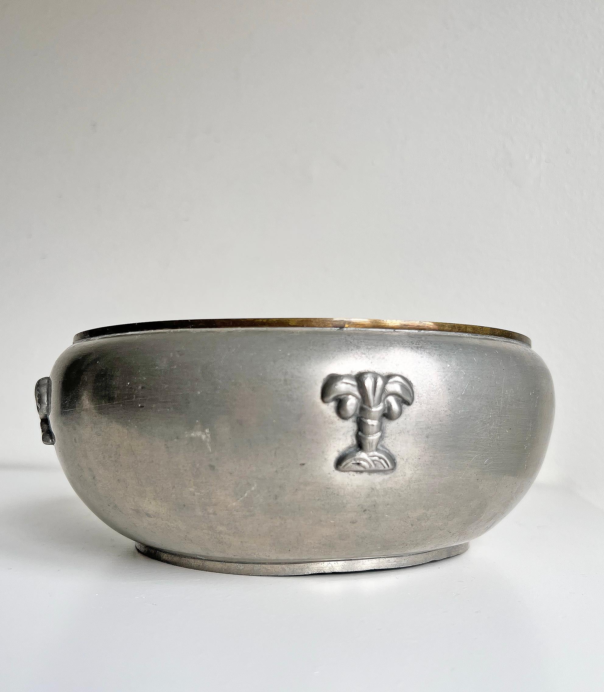 Swedish Modern Bowl in Pewter by GAB, 1930 For Sale 3