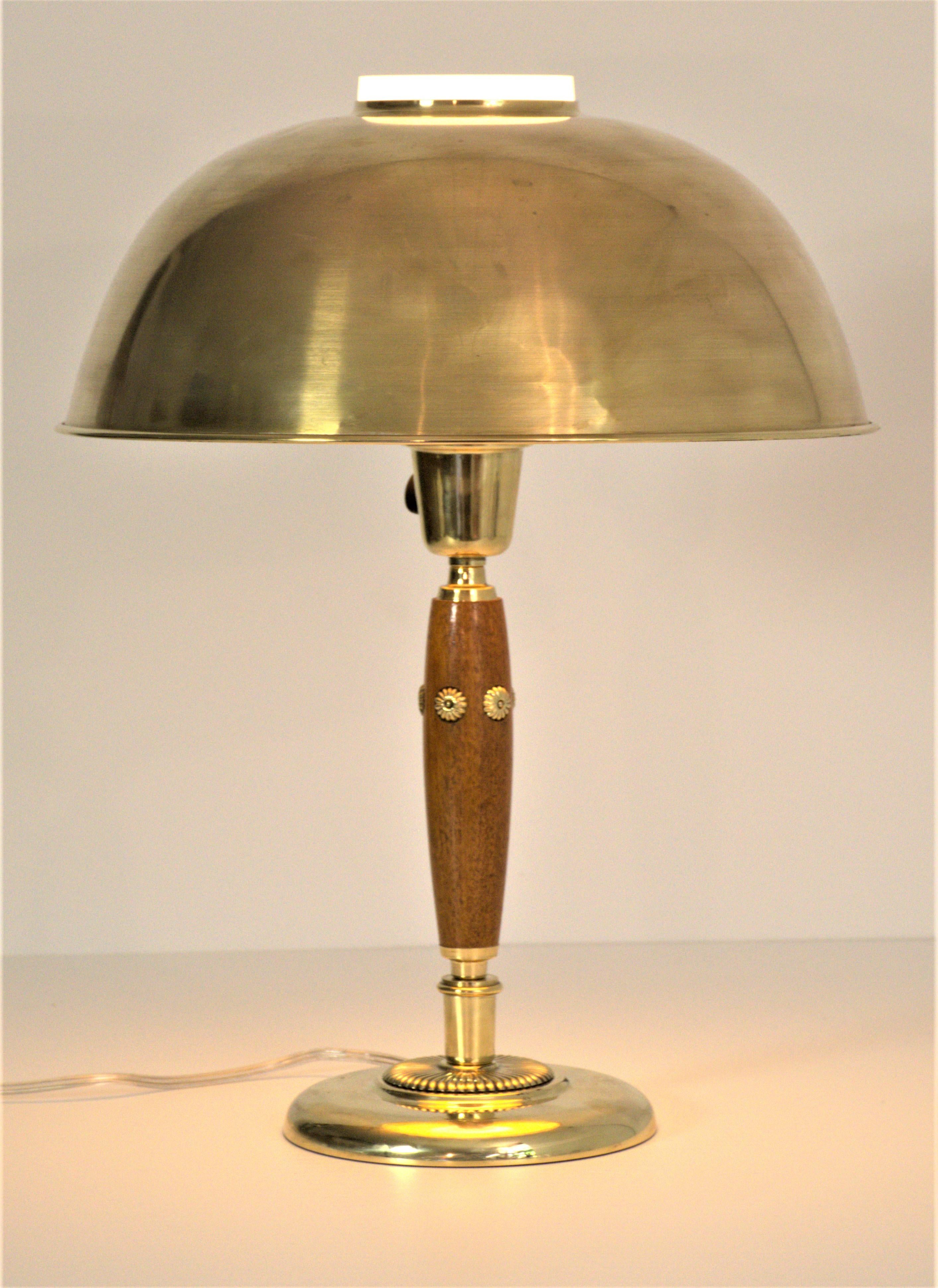 Lampe de table moderne suédoise en laiton et en Beeche par Hans Bergström, années 1940. Bon état - En vente à Värmdö, SE