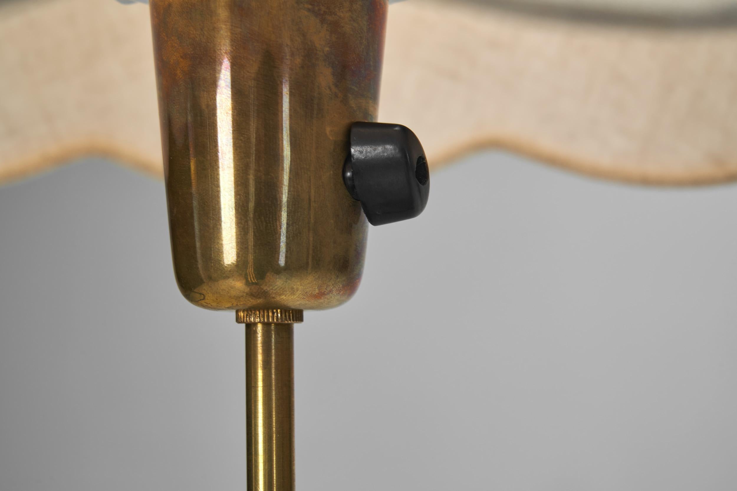 Lampadaire The Modernity en laiton et fonte pour ASEA, Suède années 1950 en vente 9