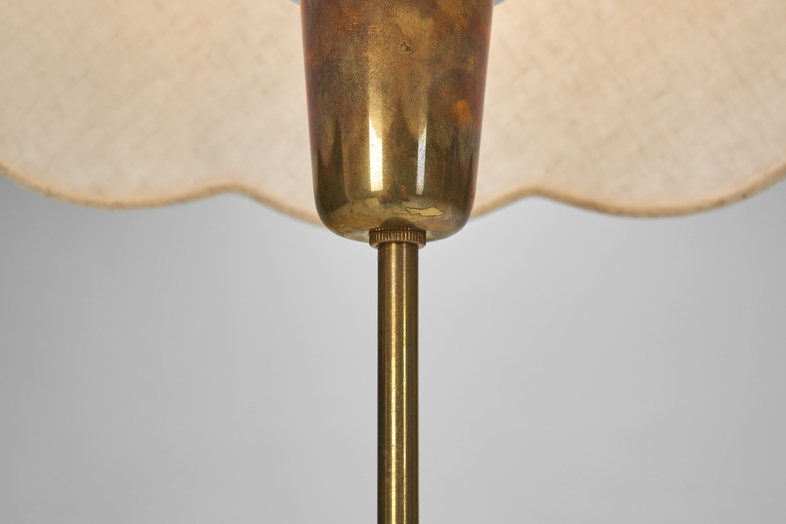 Lampadaire The Modernity en laiton et fonte pour ASEA, Suède années 1950 en vente 10