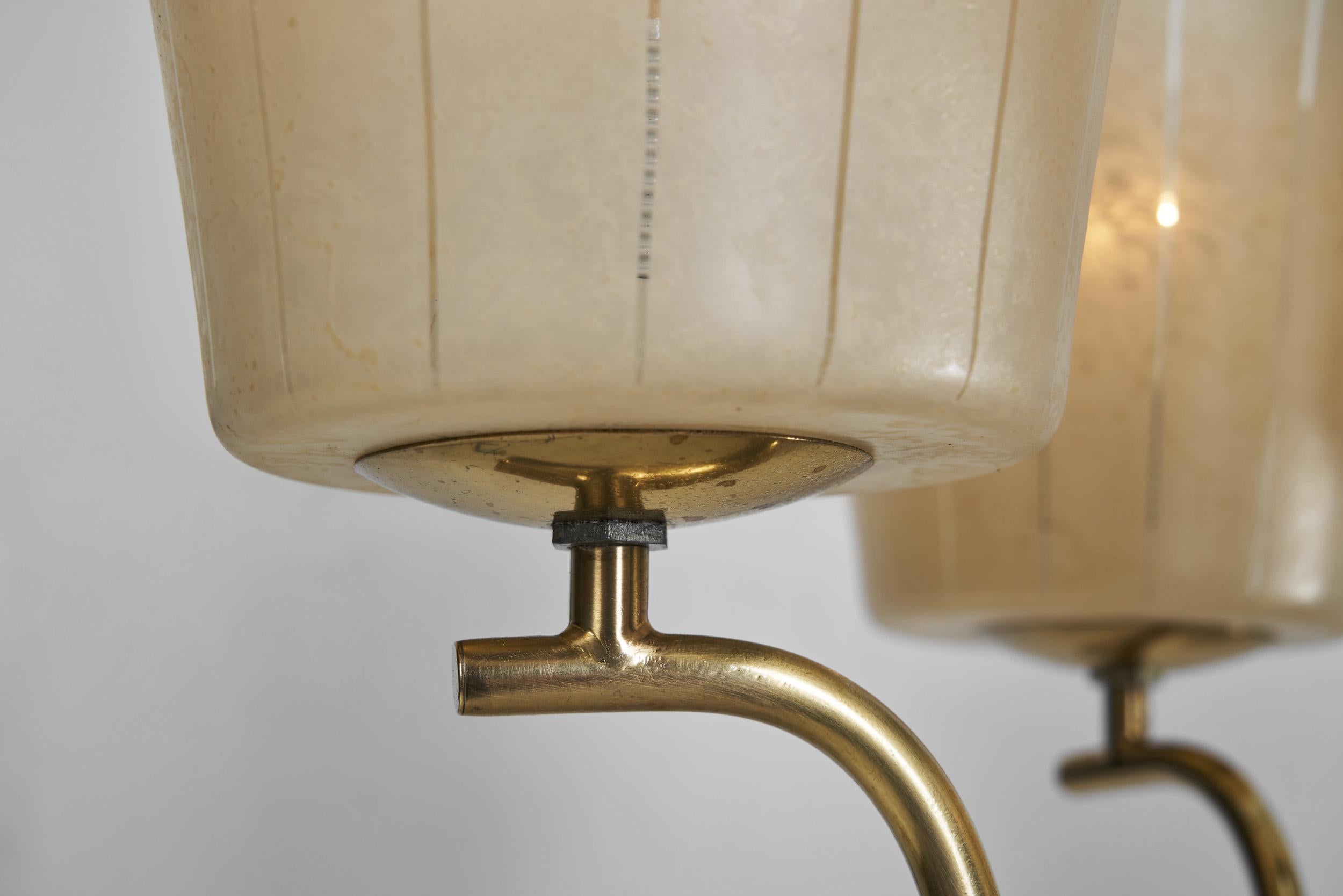 Lustre moderne suédois en laiton et verre, Suède, années 1940 en vente 9