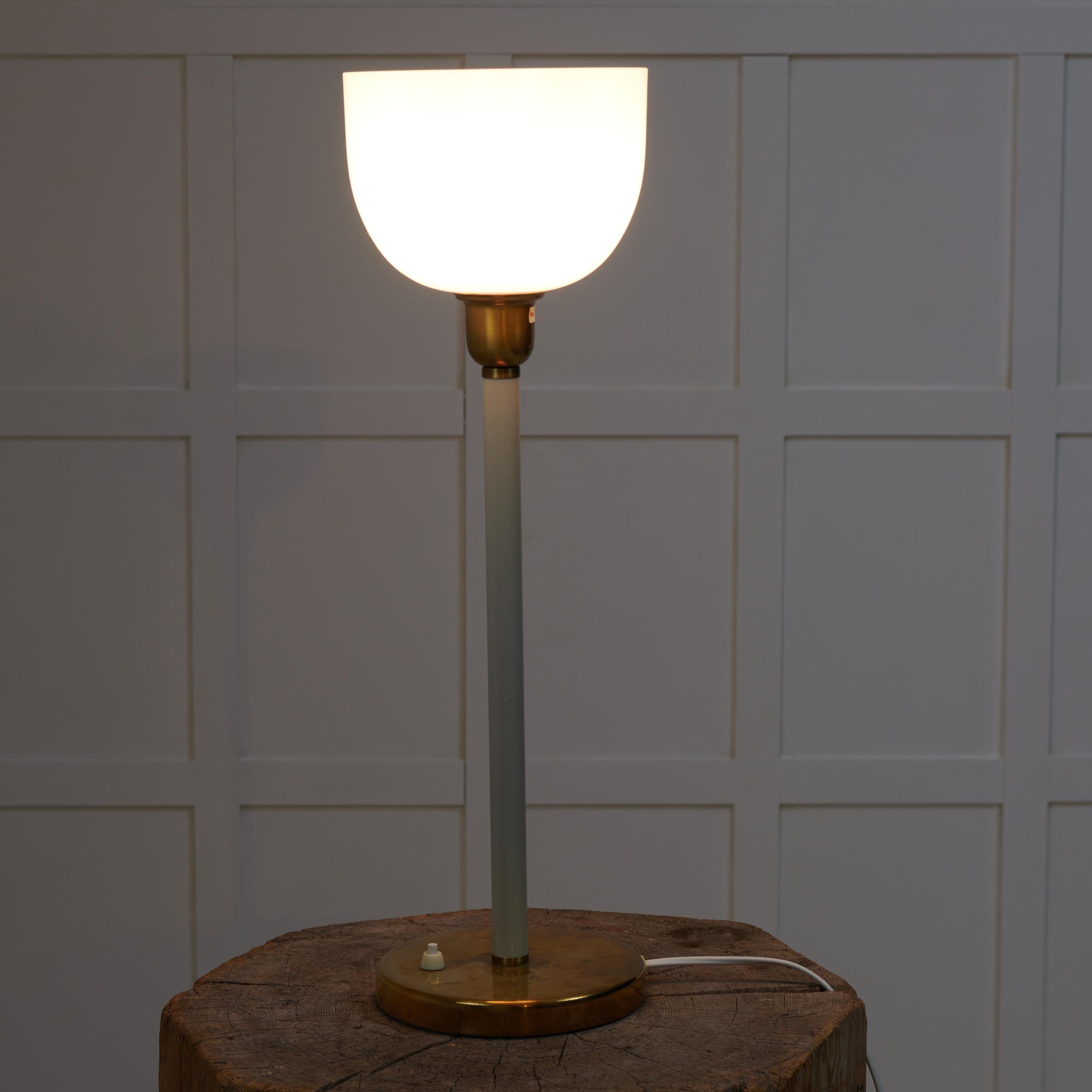 Swedish Modern Brass and Opaline Glass Table Light, Likely Böhlmarks In Good Condition For Sale In Kramfors, SE