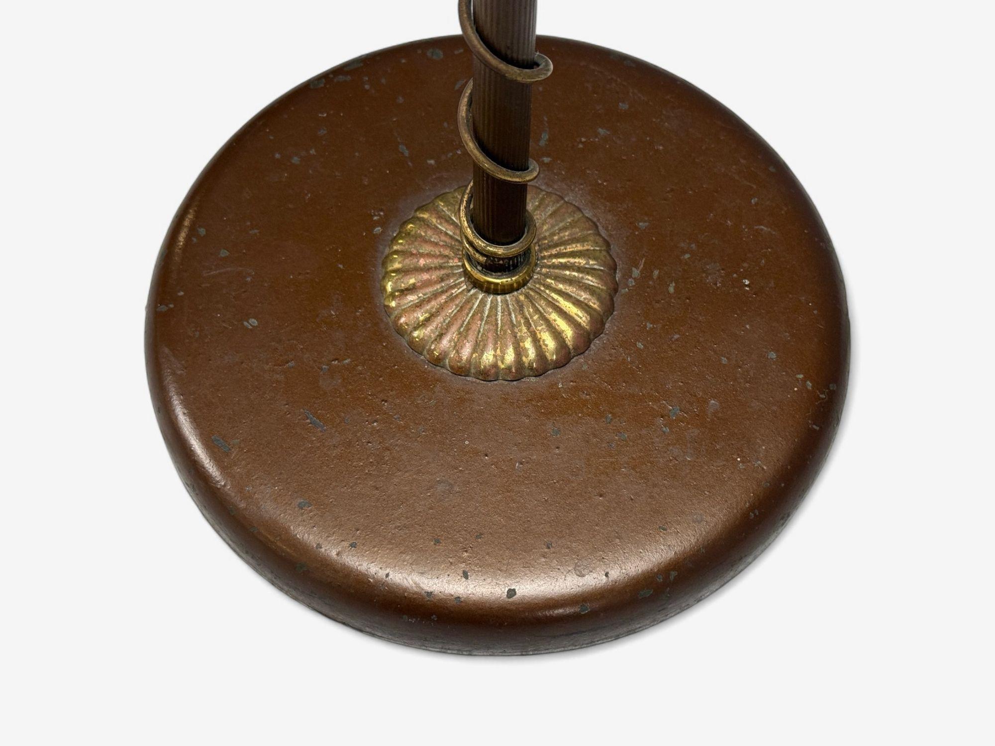 Lampadaire moderne suédois, laiton, tissu, Suède, années 1950 en vente 5
