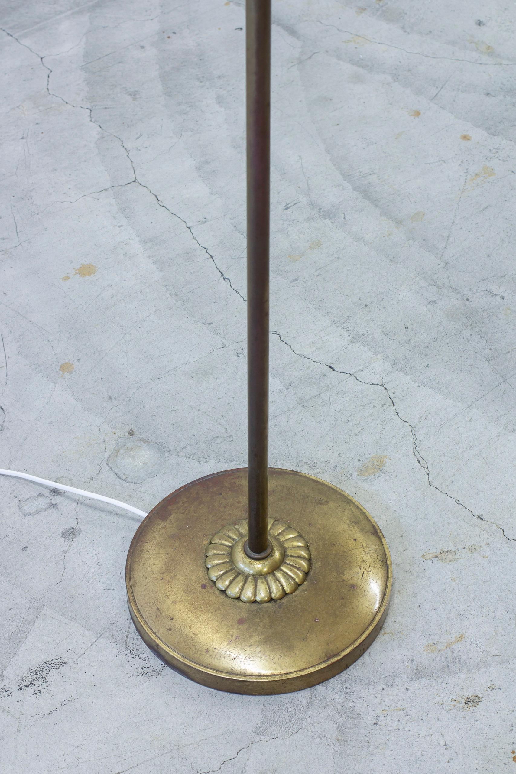 Lampada da terra moderna svedese in ottone di Bertil Brisborg per Nordiska Kompaniet in vendita 1