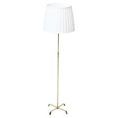 Lampadaire suédois Modernity en laiton par Böhlmarks, années 1940