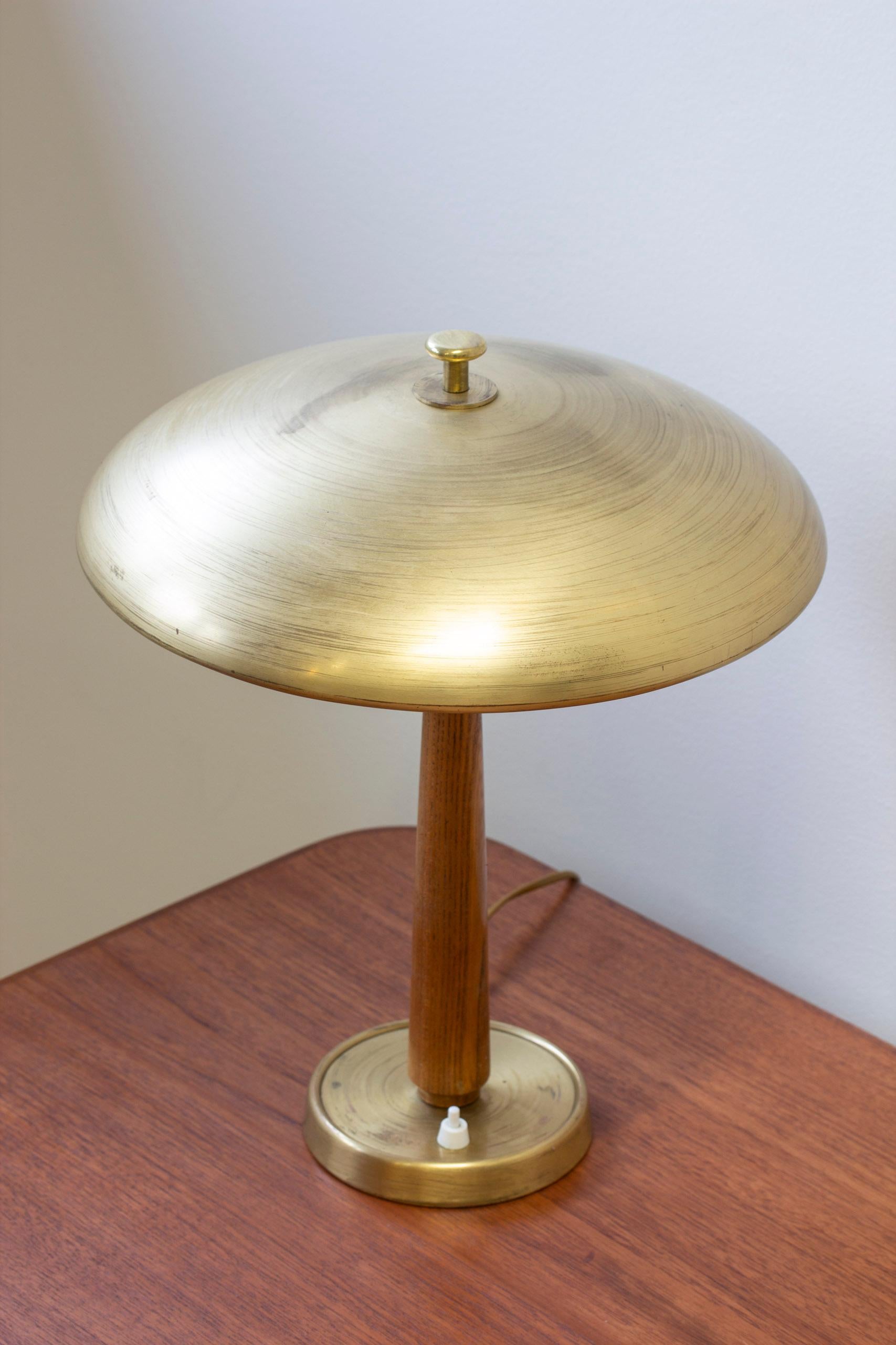Swedish Modern brass table lamp 30331 by Bertil Brisborg, Nordiska Kompaniet, NK For Sale 4