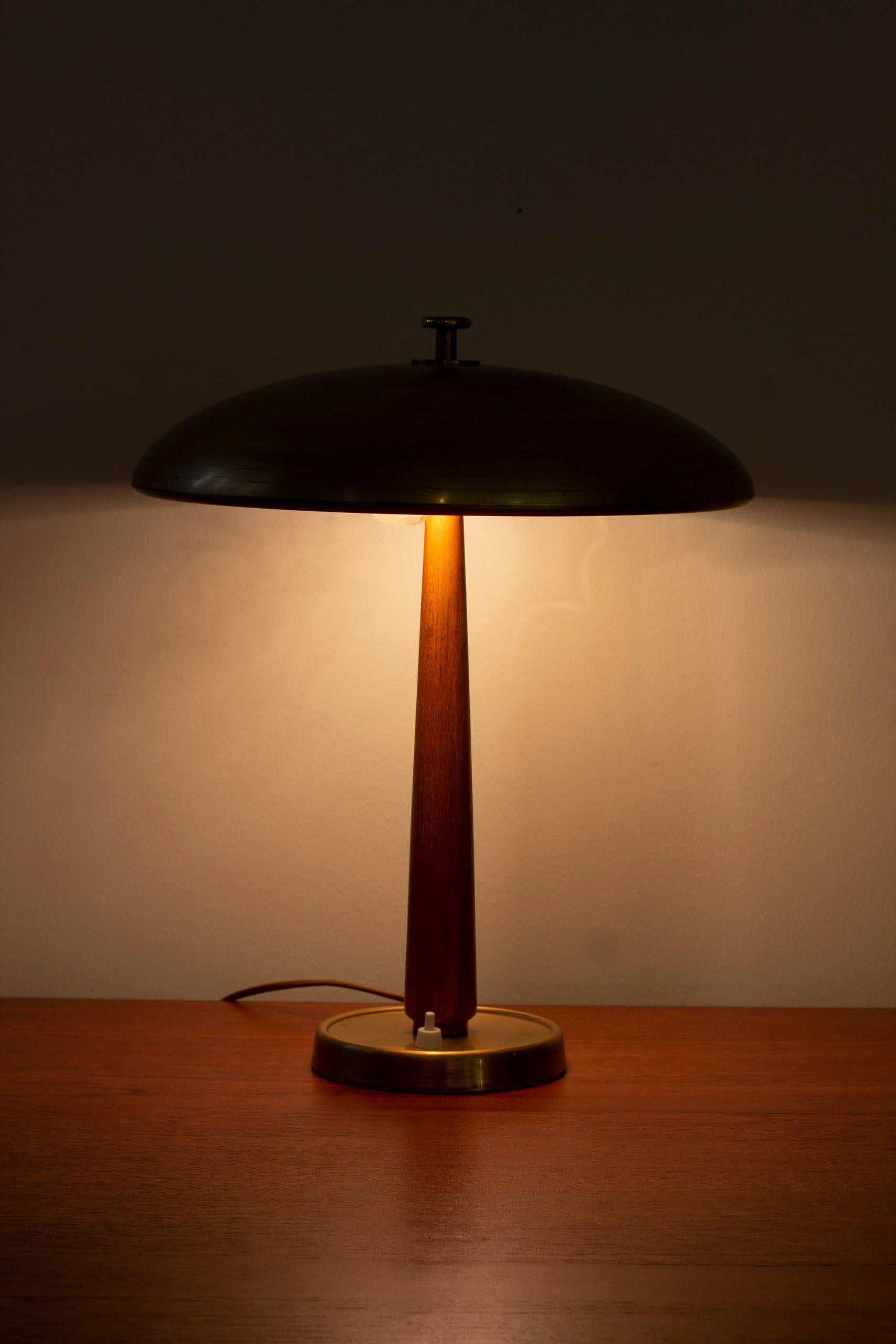 Scandinavian Modern Swedish Modern brass table lamp 30331 by Bertil Brisborg, Nordiska Kompaniet, NK For Sale