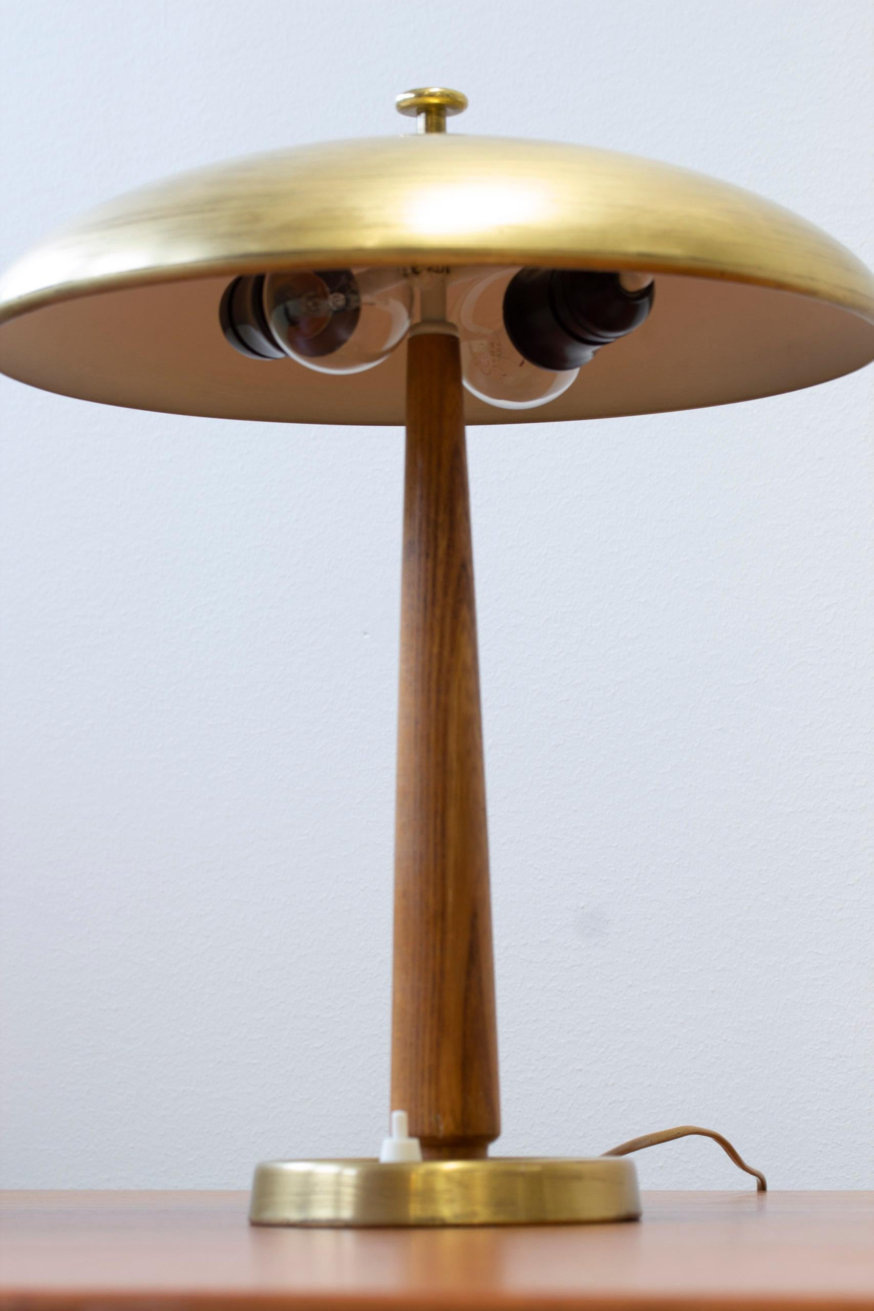 Swedish Modern brass table lamp 30331 by Bertil Brisborg, Nordiska Kompaniet, NK For Sale 1