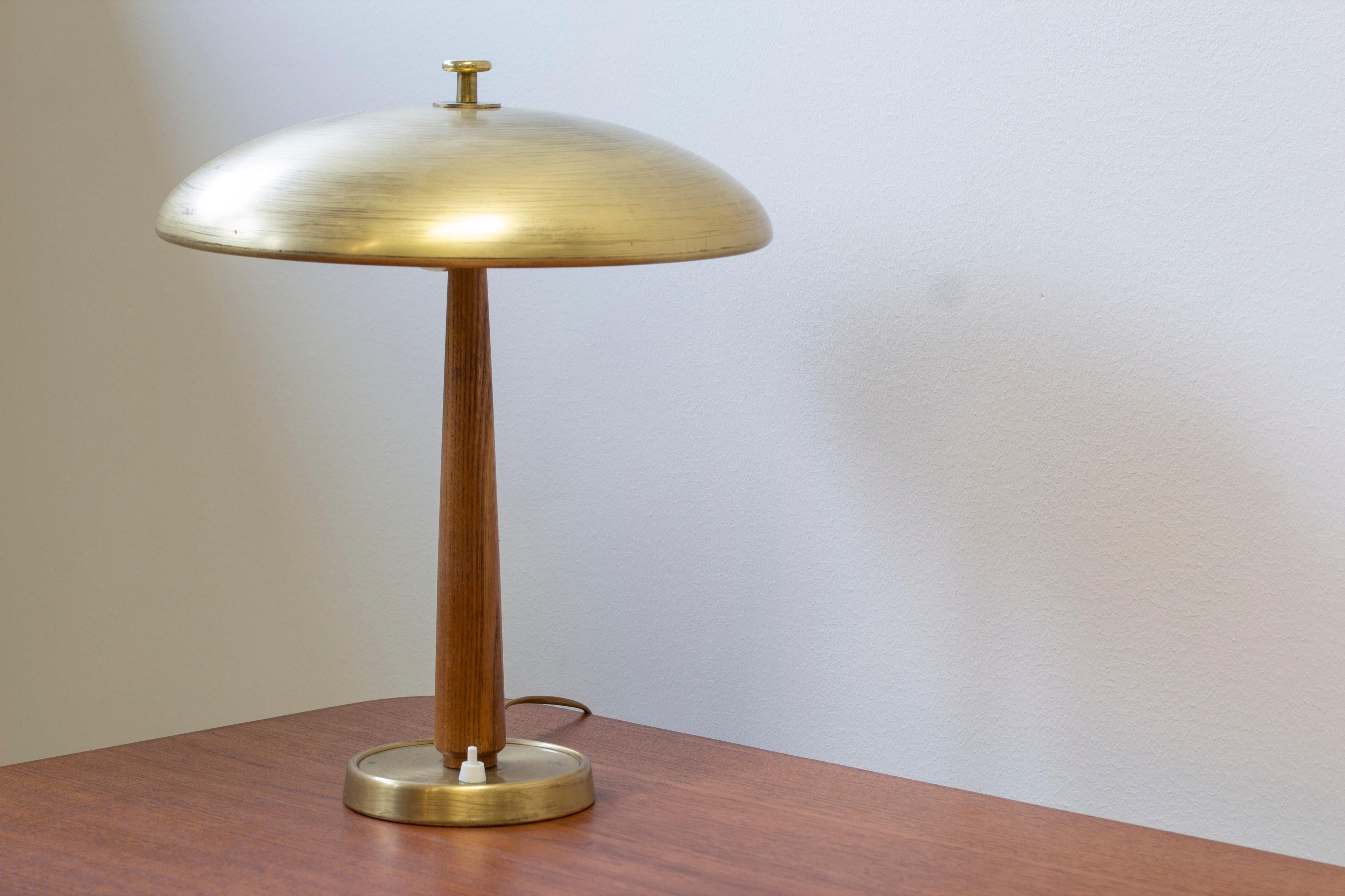 Swedish Modern brass table lamp 30331 by Bertil Brisborg, Nordiska Kompaniet, NK For Sale 3
