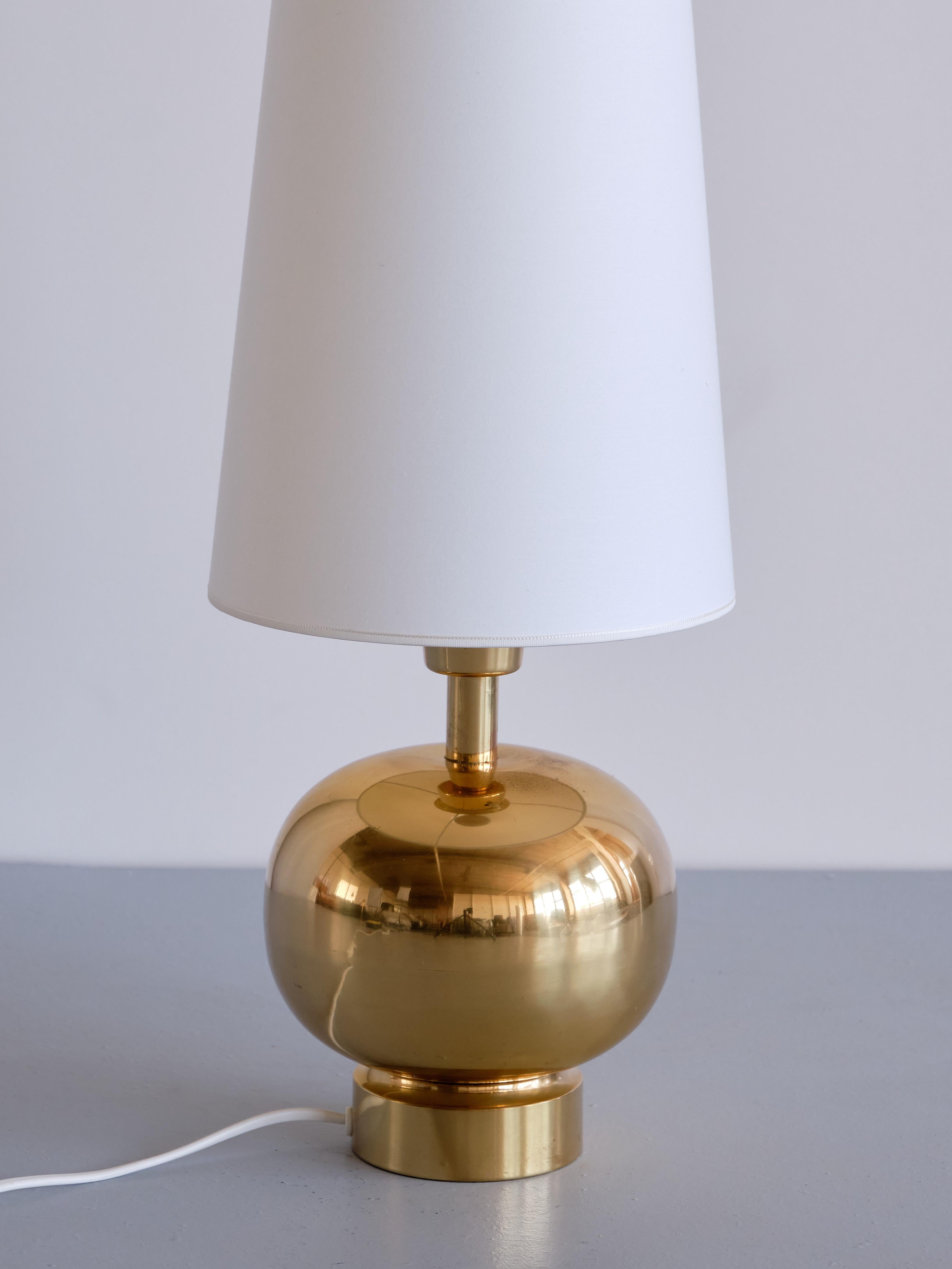 Swedish Modern Brass Table Lamp by Aneta Belysning, Växjö, Sweden, 1970s For Sale 2