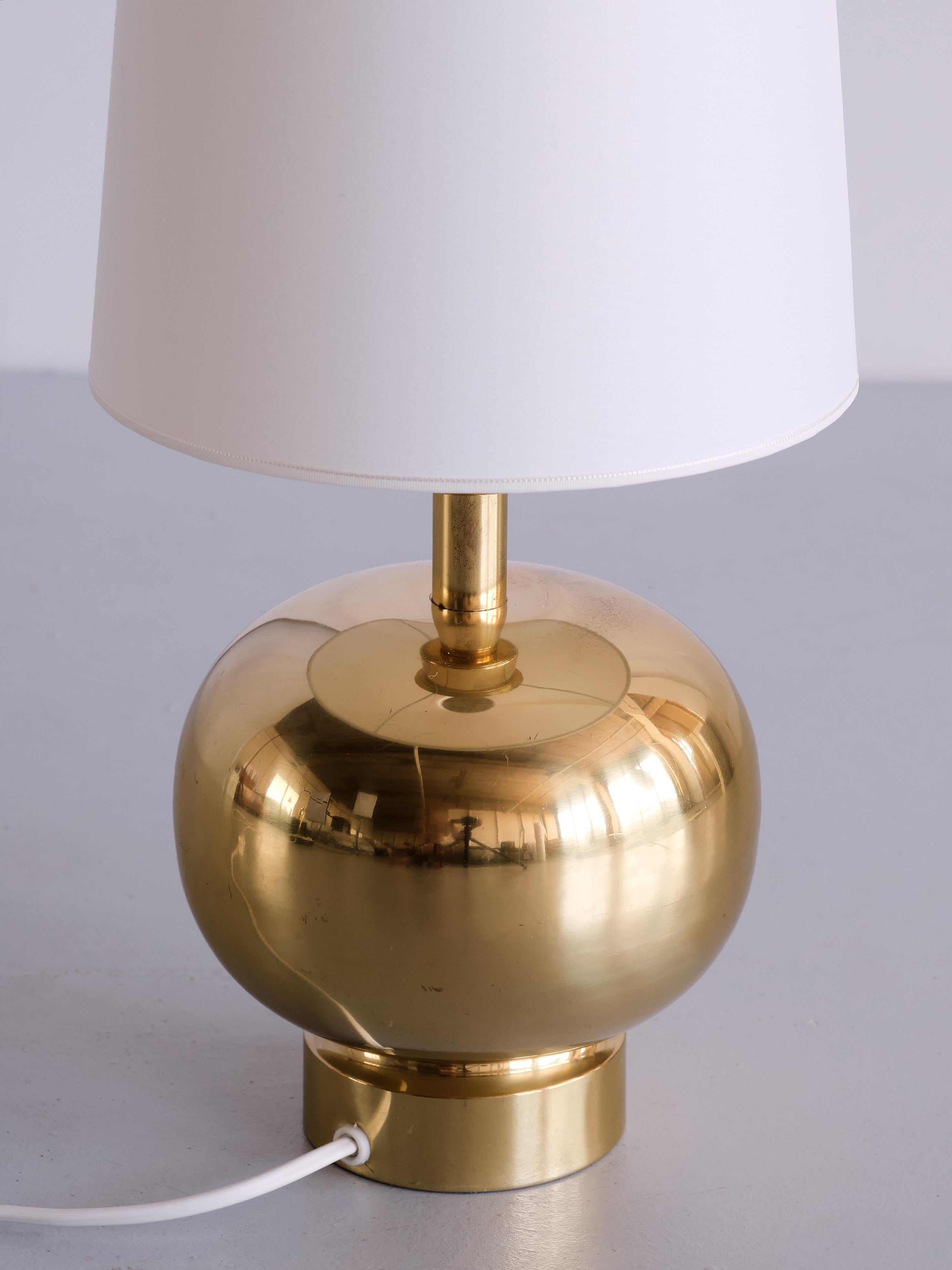 Late 20th Century Swedish Modern Brass Table Lamp by Aneta Belysning, Växjö, Sweden, 1970s For Sale