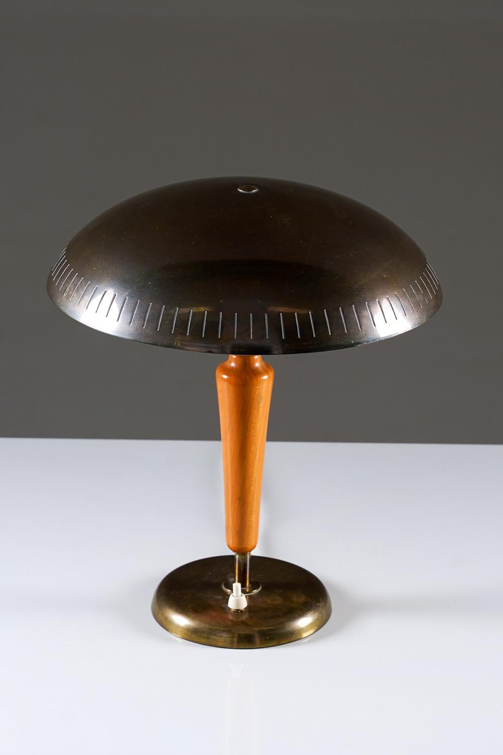 Schwedische moderne messing tischlampe by Böhlmarks (Skandinavische Moderne) im Angebot