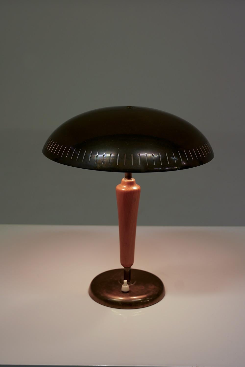 Schwedische moderne messing tischlampe by Böhlmarks im Zustand „Gut“ im Angebot in Karlstad, SE