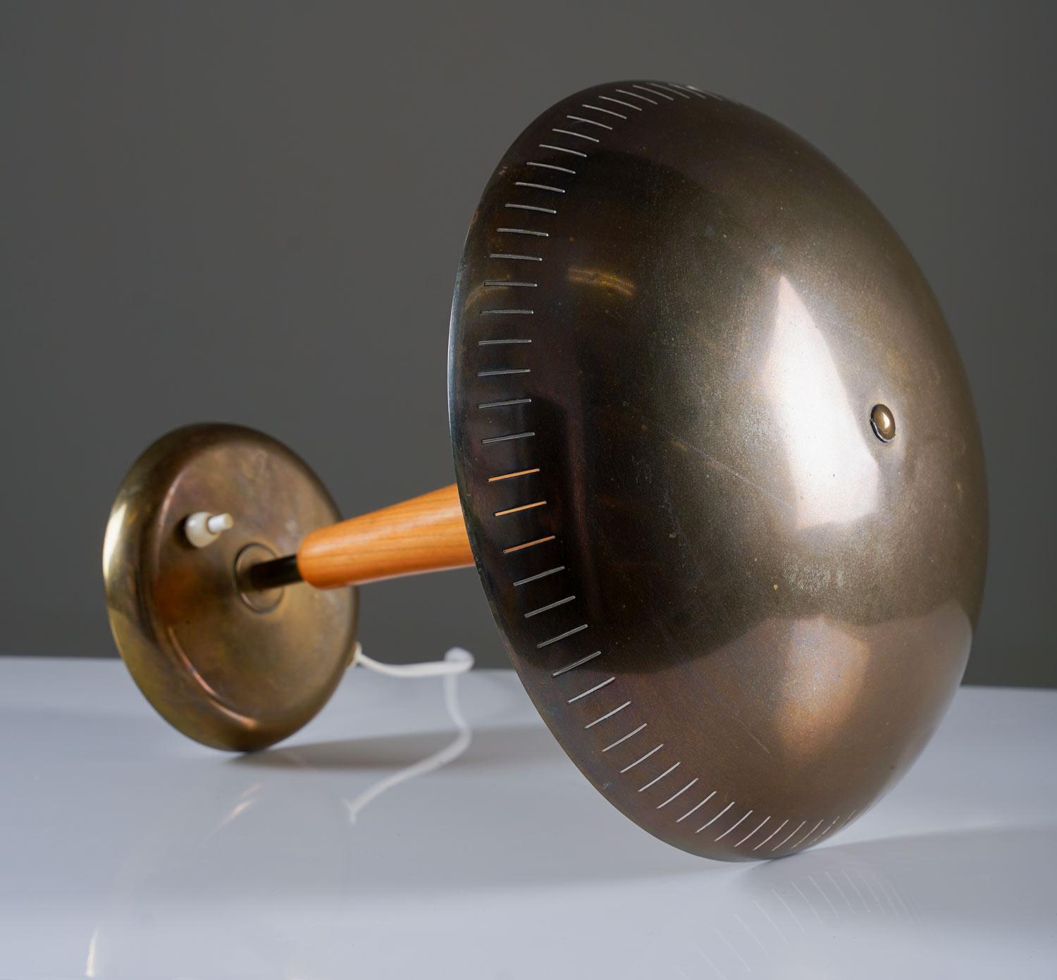 Schwedische moderne messing tischlampe by Böhlmarks (Messing) im Angebot