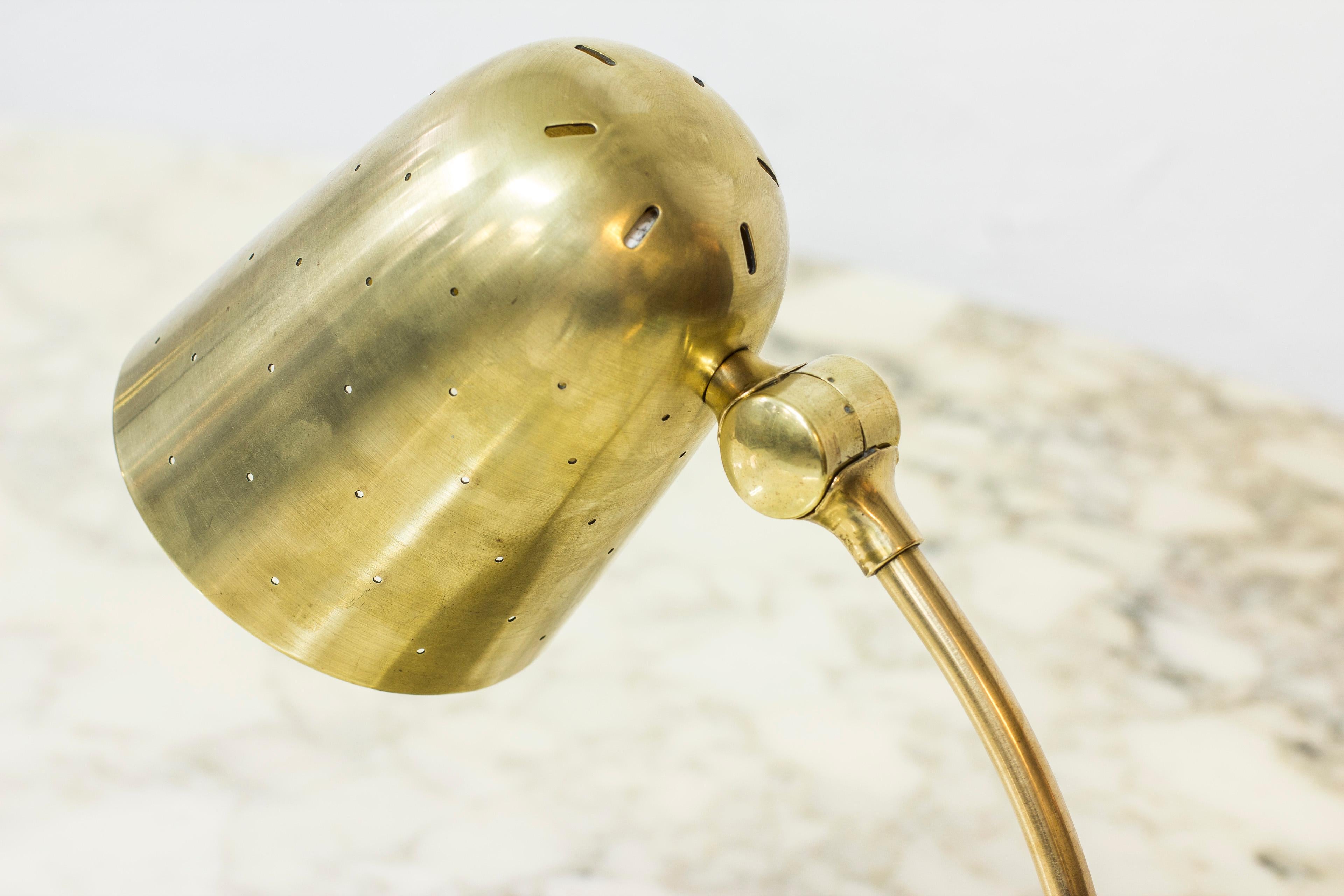 Swedish Modern Brass Table Lamp by Boréns, 1940s-1950s In Good Condition In Hägersten, SE