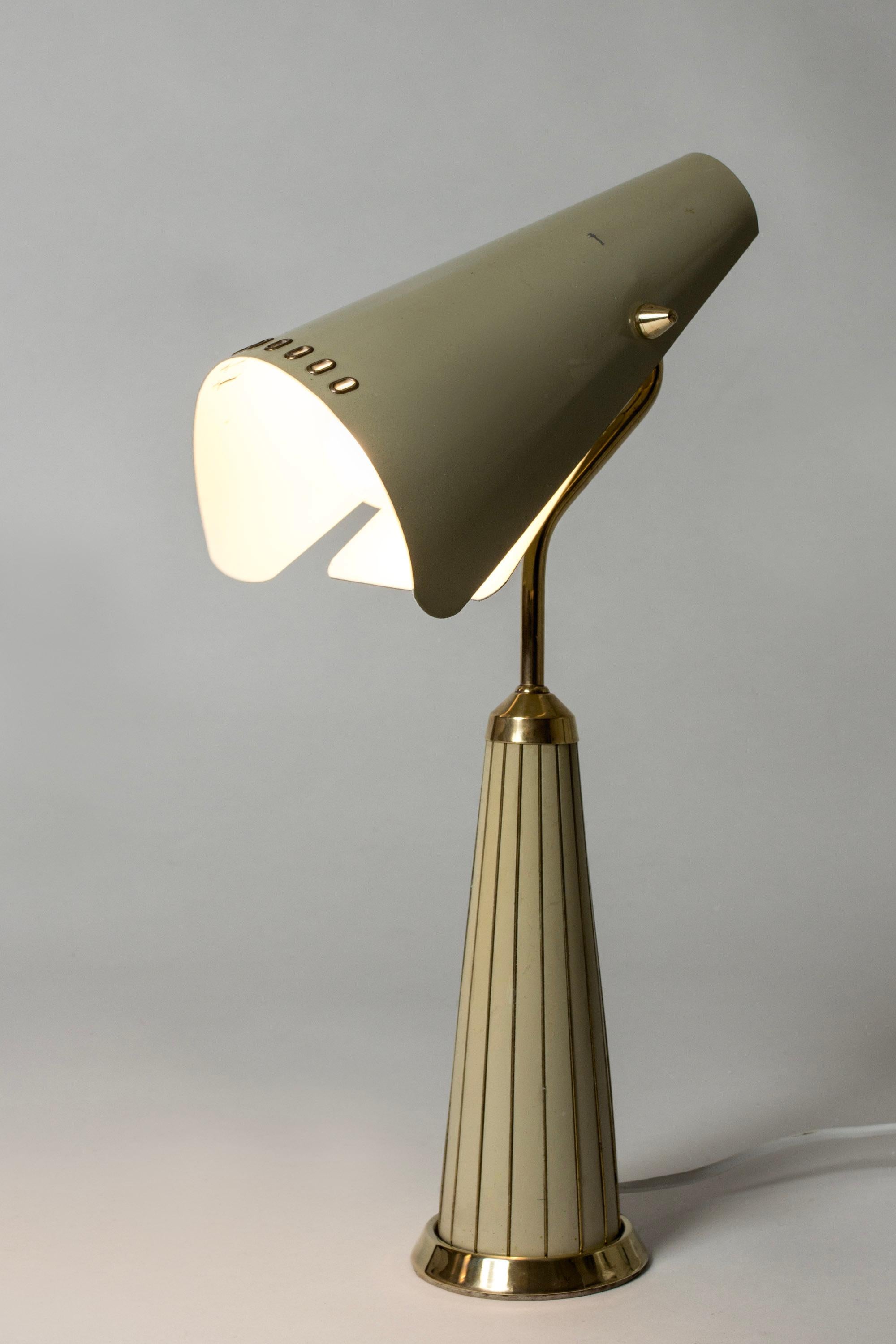 Schwedische moderne Messing-Tischlampe aus Fåglavik, Schweden, 1950er Jahre im Angebot 2