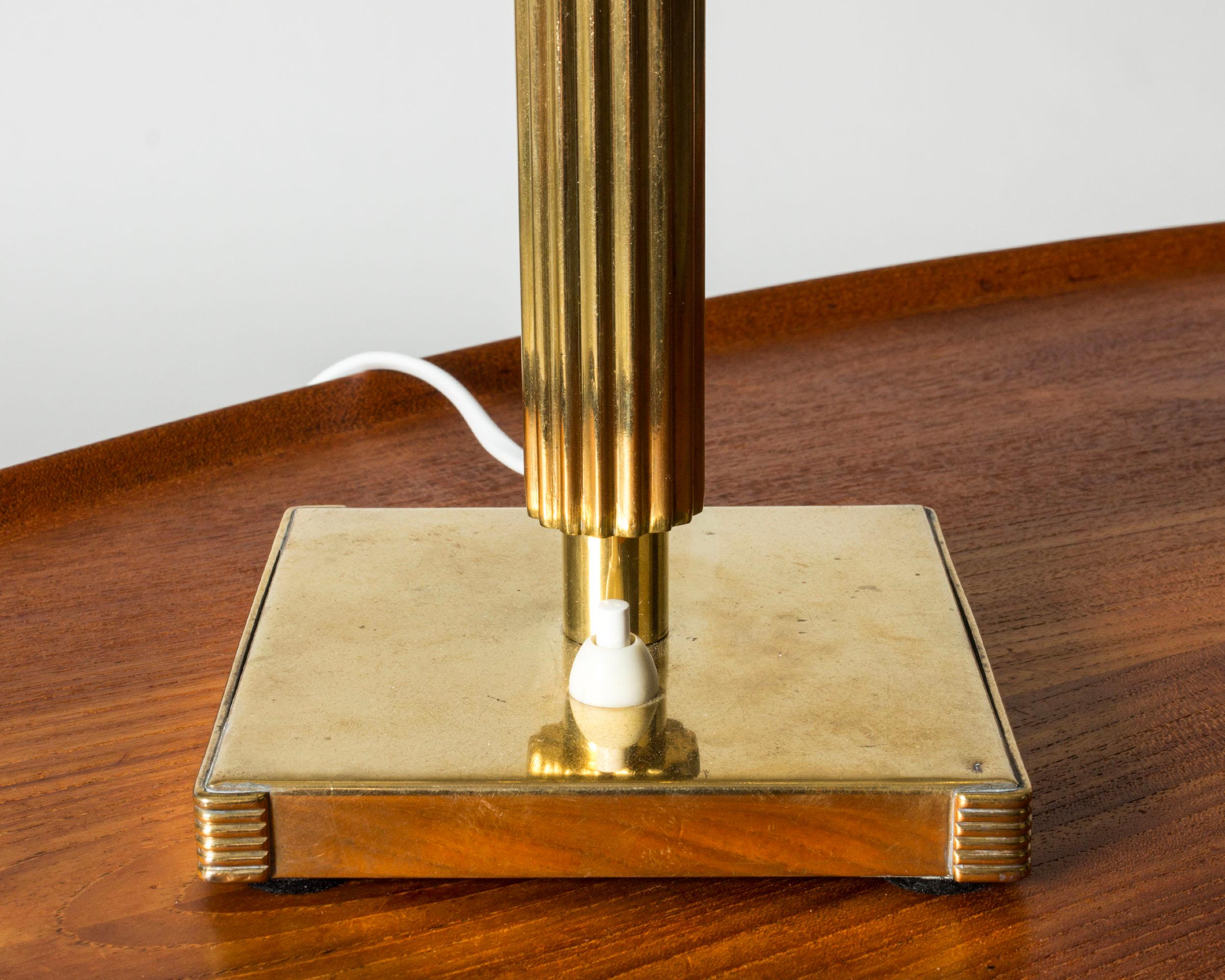 Swedish Modern Brass Table Lamp, Sweden, 1940s Sueco en venta