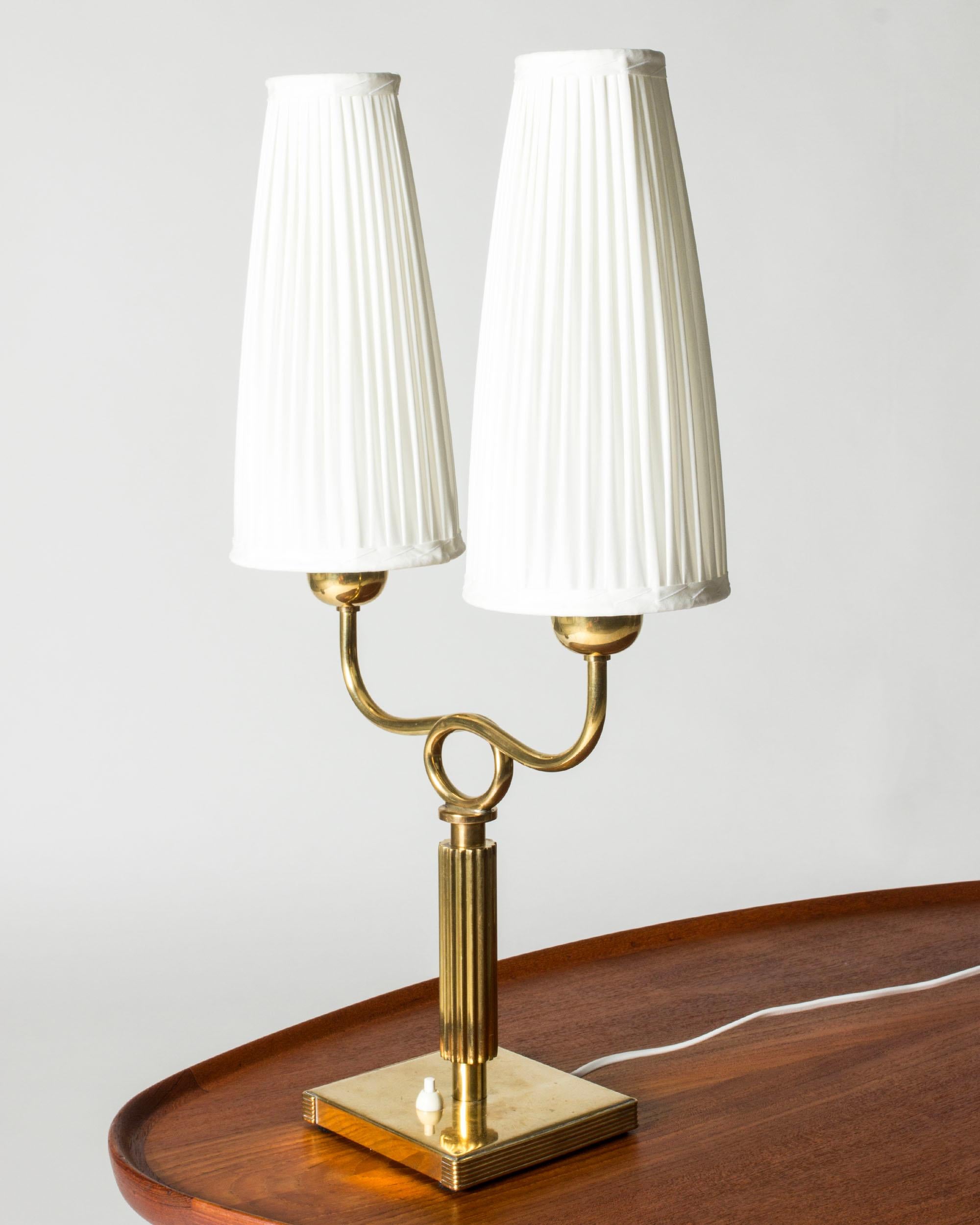 Swedish Modern Brass Table Lamp, Sweden, 1940s en Bueno estado para la venta en Stockholm, SE