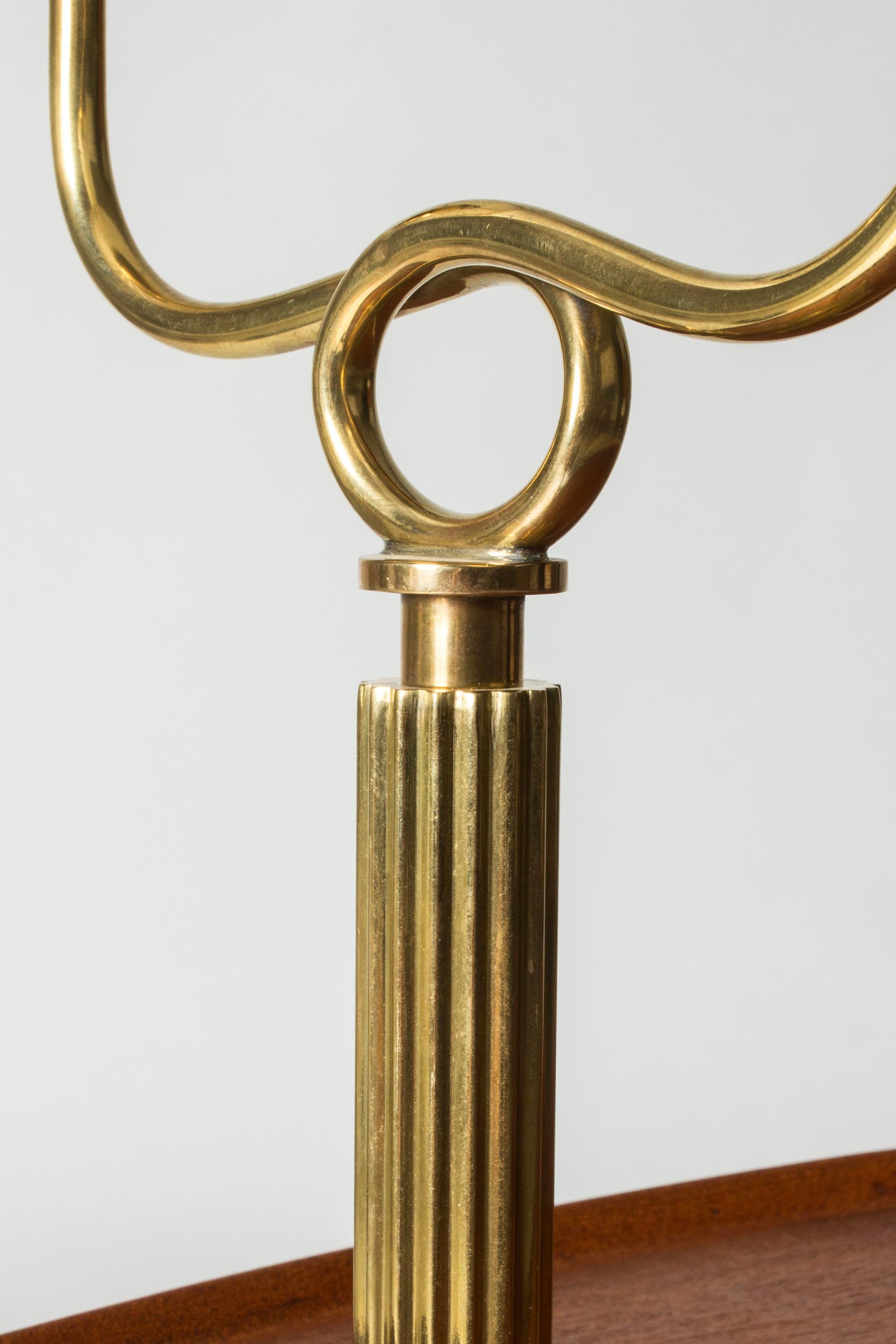 Swedish Modern Brass Table Lamp, Sweden, 1940s mediados del siglo XX en venta