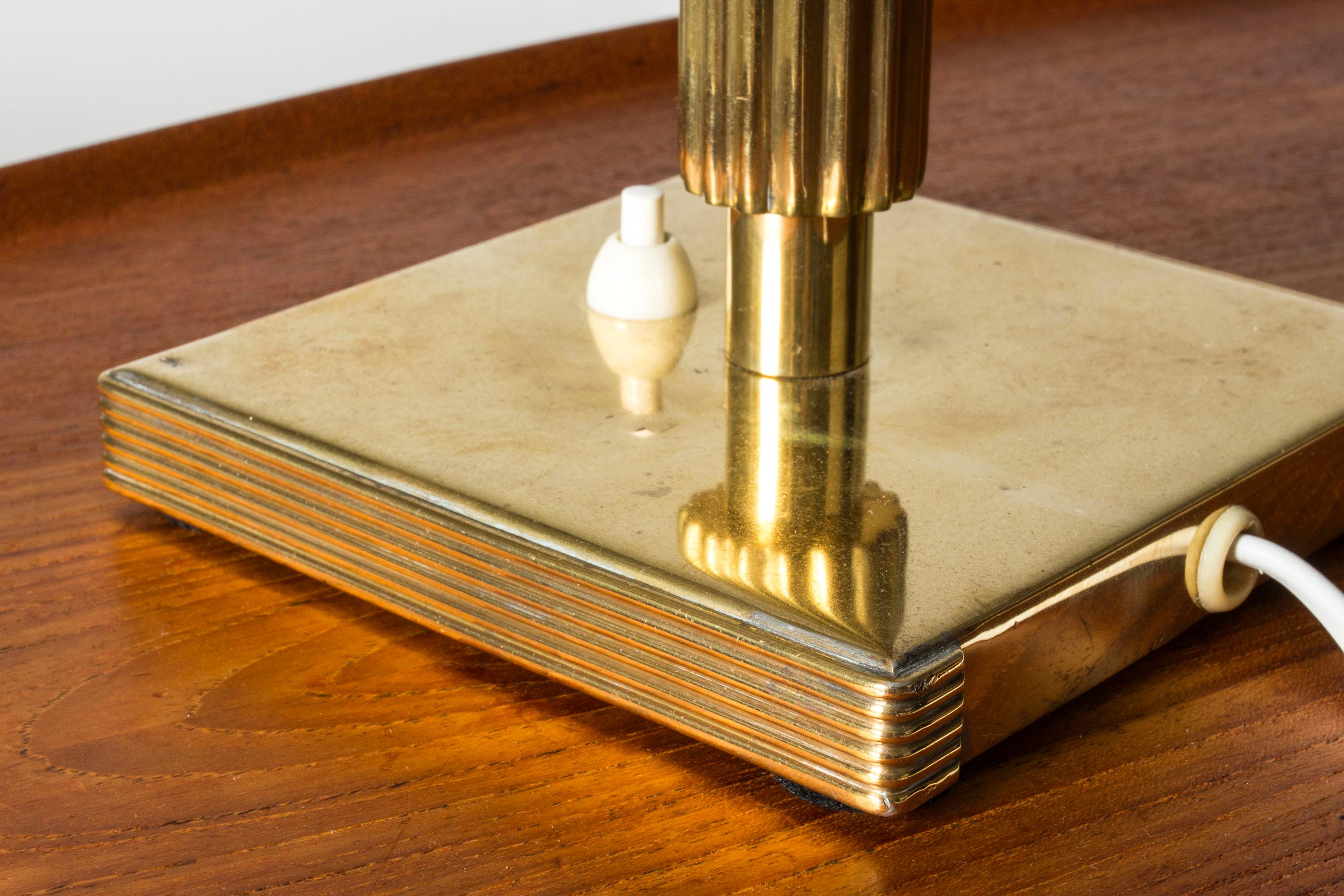 Swedish Modern Brass Table Lamp, Sweden, 1940s Latón en venta