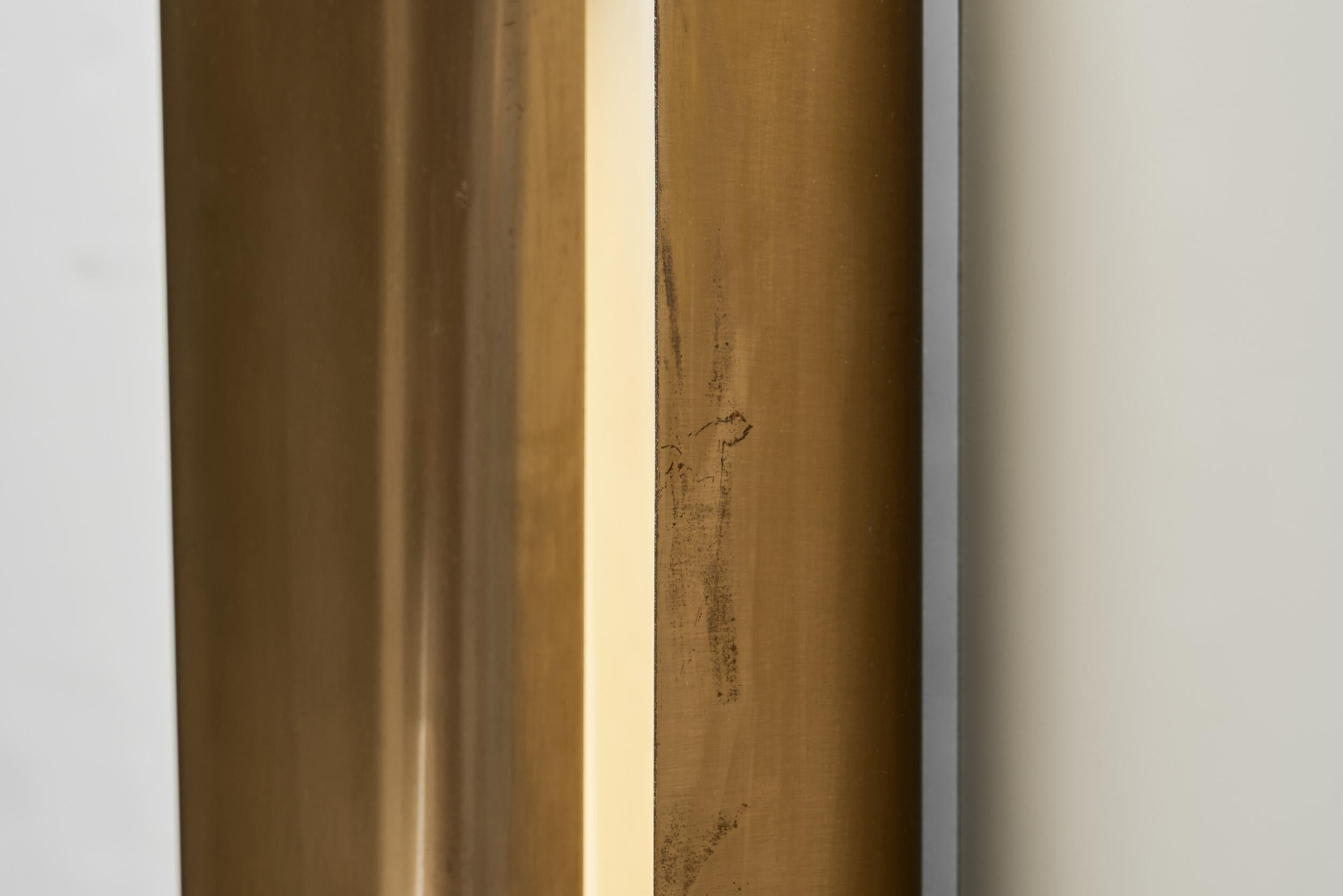 Lampada da parete moderna svedese in ottone con finitura laccata bianca, Svezia, 1940 ca. in vendita 7