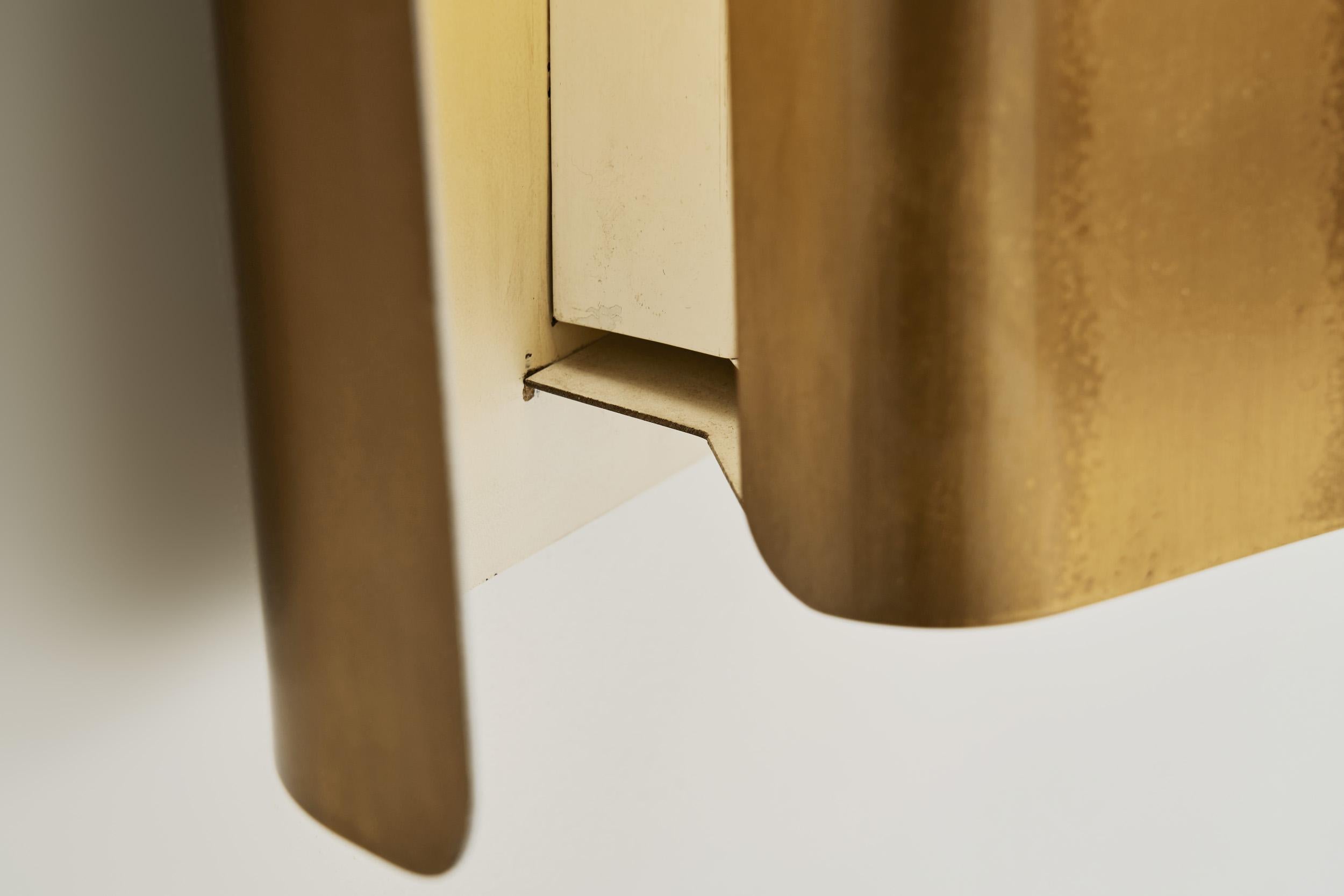 Lampada da parete moderna svedese in ottone con finitura laccata bianca, Svezia, 1940 ca. in vendita 9