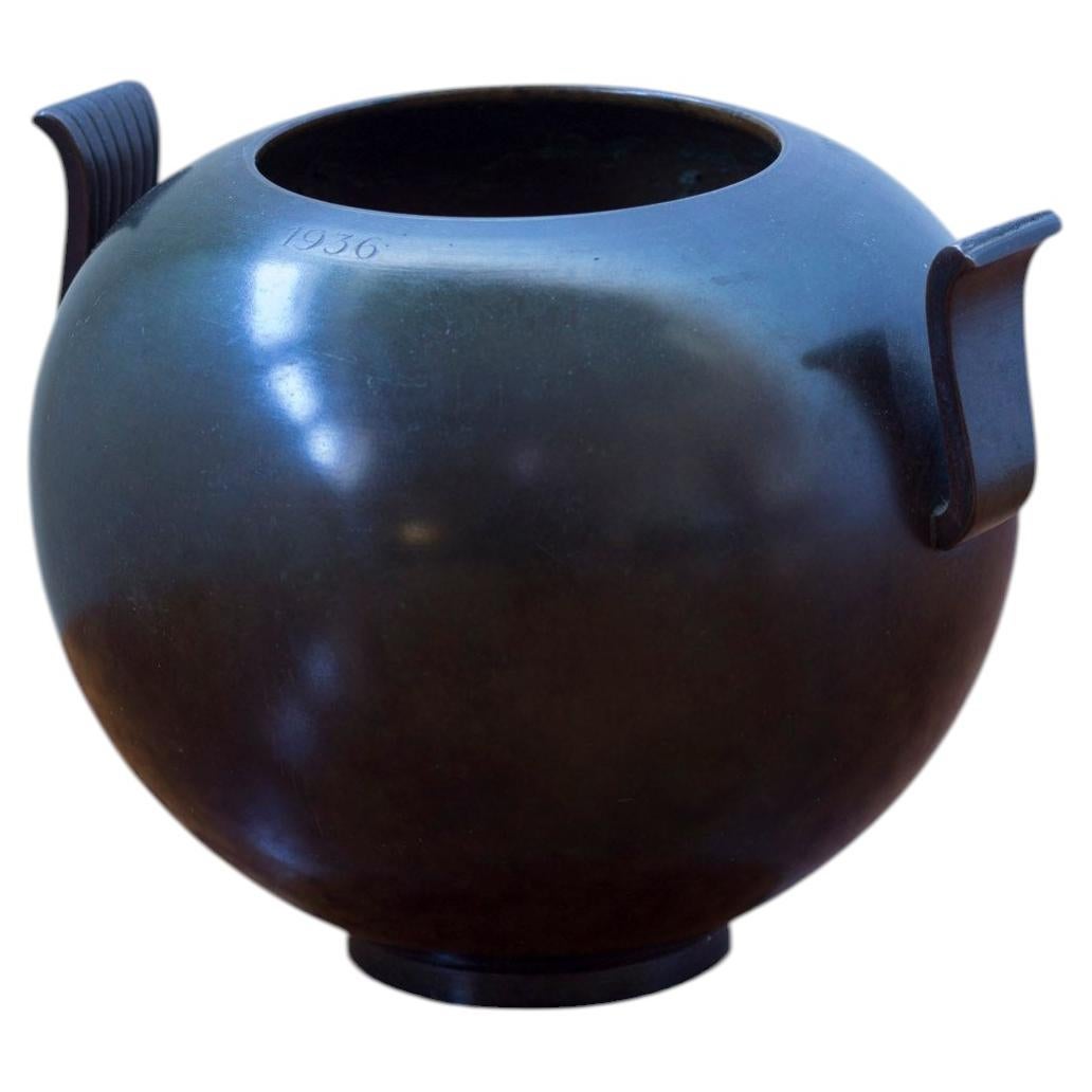 Swedish modern Bronze vase model 121 by GAB, Guldsmedaktiebolaget, 1930s