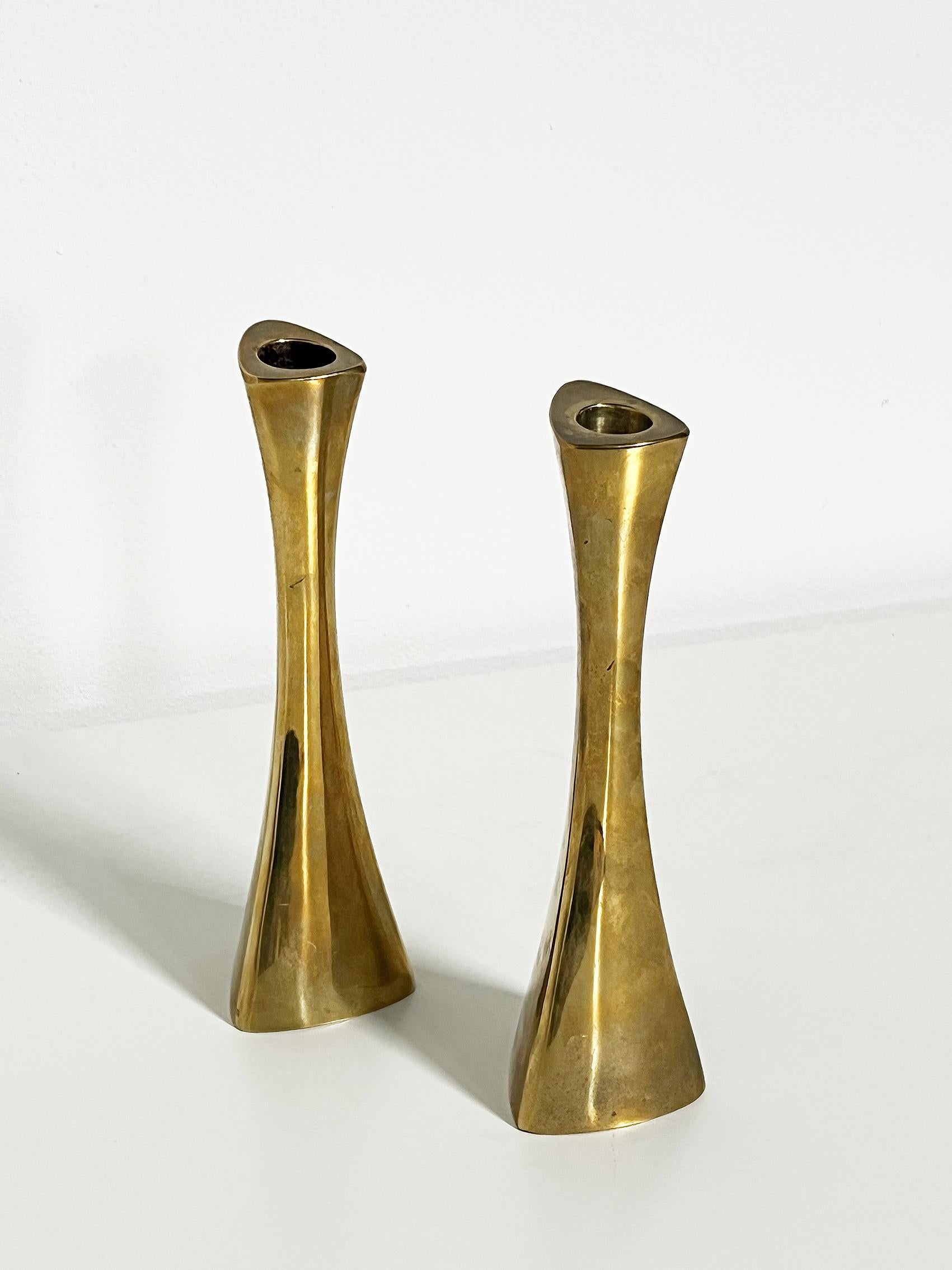 Beautiful, organic shaped candlesticks in brass by K-E Ytterberg for BCA Eskilstuna - 1960's.
Good vintage condition, wear and patina consistent with age and use. 