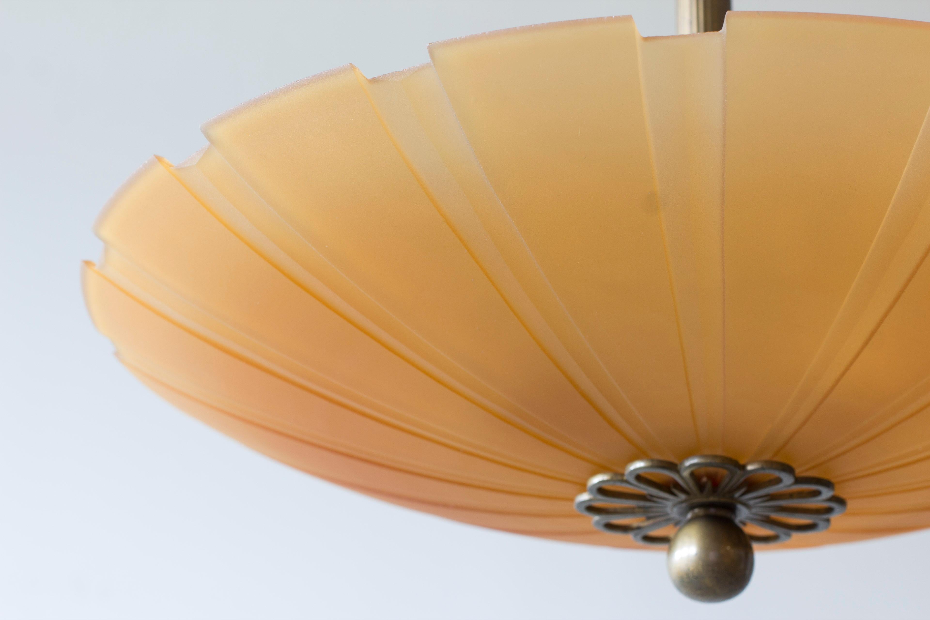 Plafonnier moderne suédois avec verre Havanna par Malmö Metallvarufabrik, années 1930 en vente 1