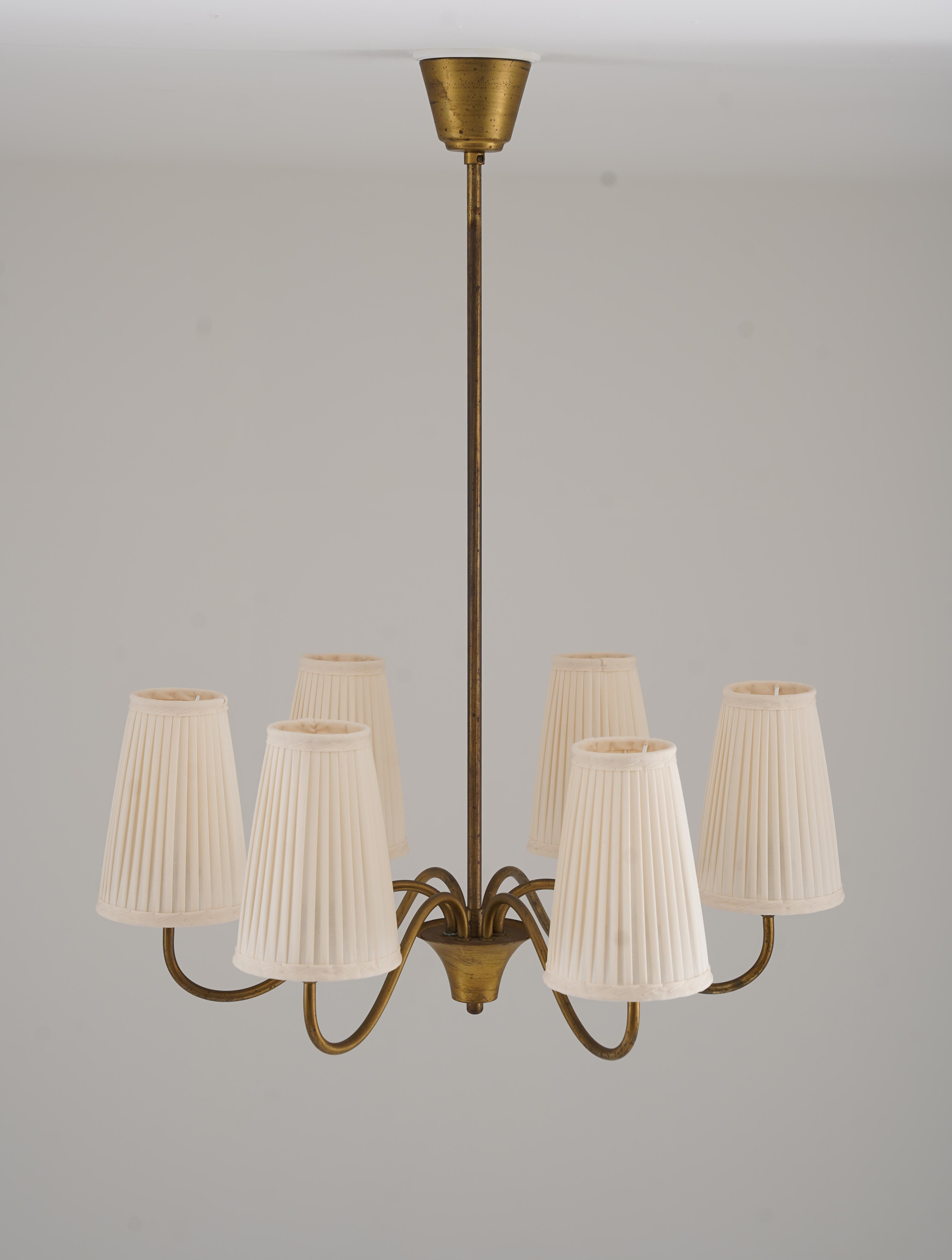 Lampadario moderno svedese di Böhlmarks in ottone, anni '40 In condizioni buone in vendita a Karlstad, SE