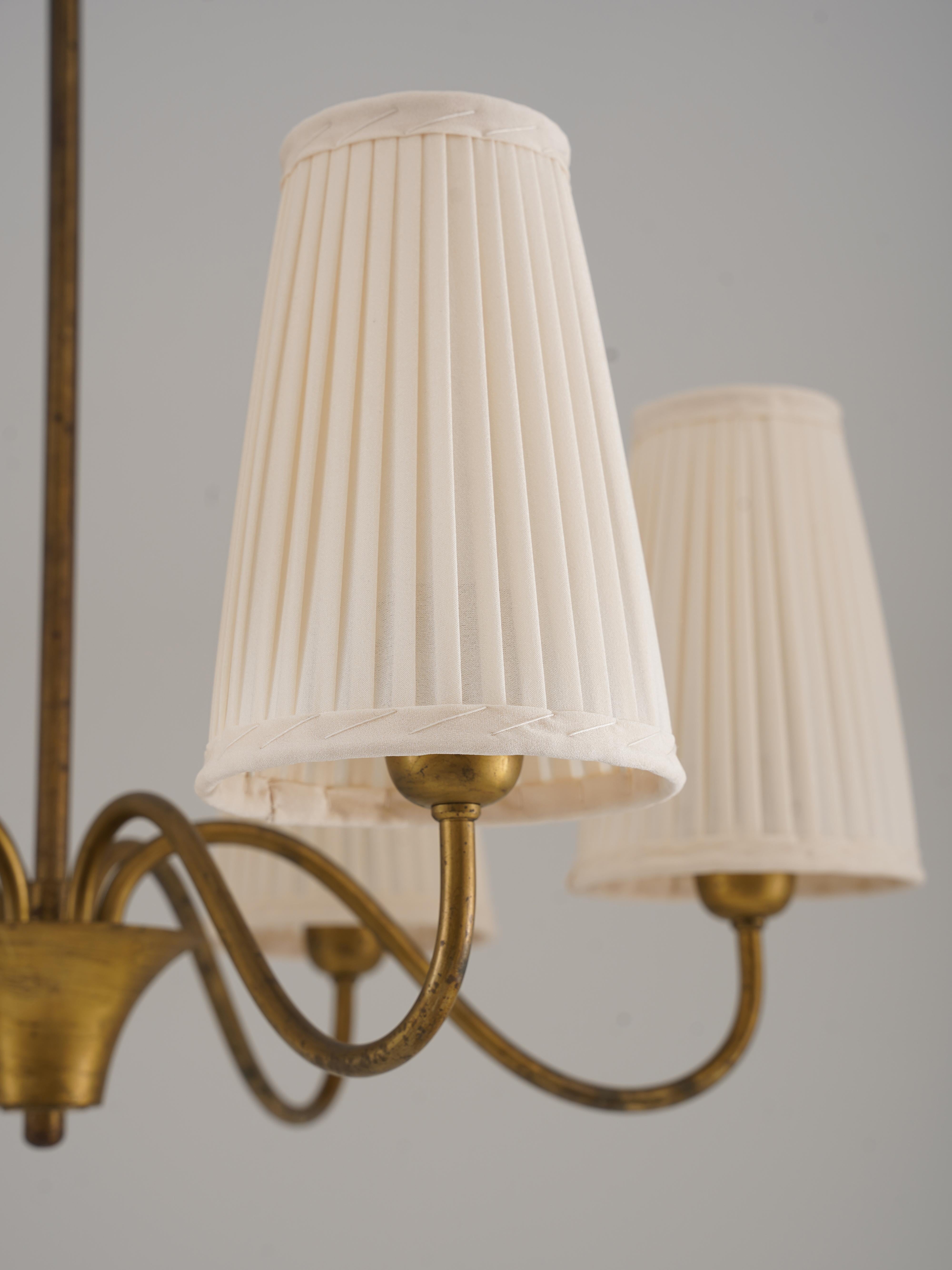XX secolo Lampadario moderno svedese di Böhlmarks in ottone, anni '40 in vendita