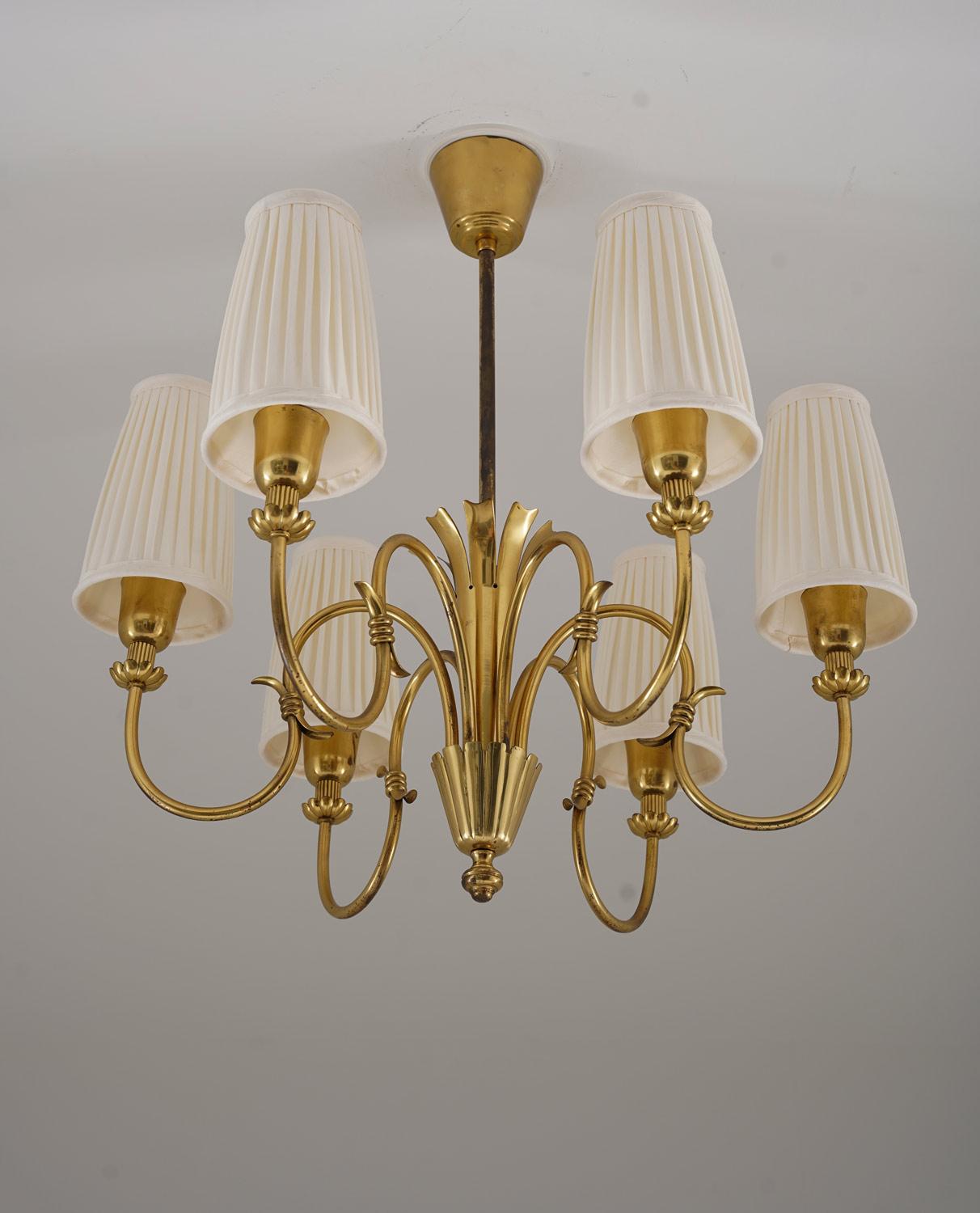 Svedese Lampadario moderno svedese di Böhlmarks in ottone e Wood, anni '40 in vendita
