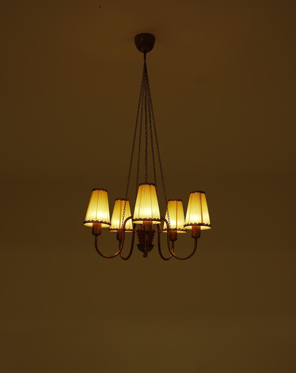 Swedish Modern Chandelier in Brass and Wood, 1940s For Sale 3