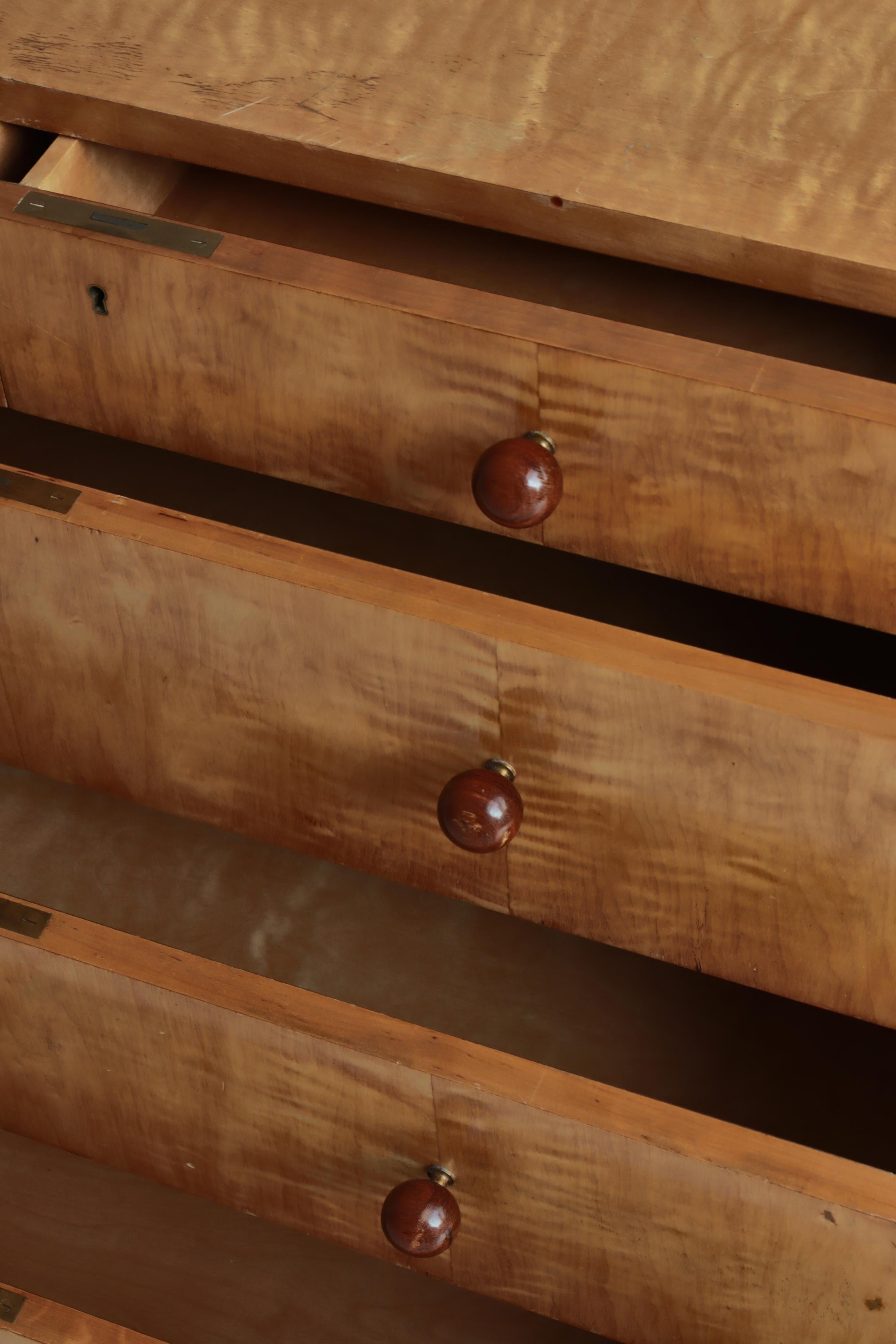 Swedish Modern Chest of Drawers by Axel Larsson in Birchwood, Bodafors, 1930s For Sale 1