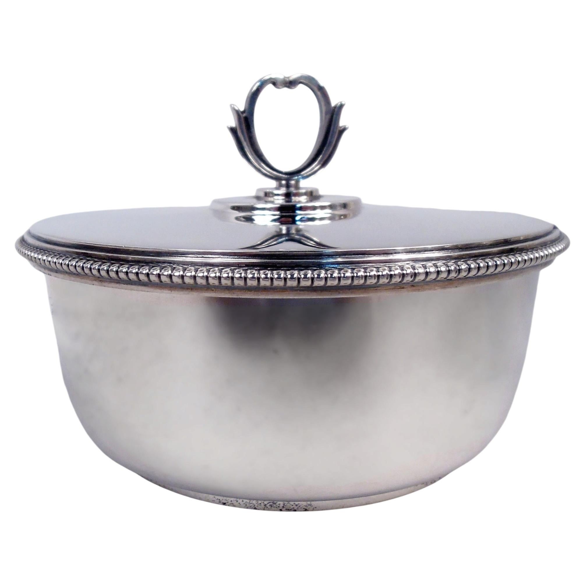 Boîte suédoise de style classique moderne en argent massif, 1960 en vente