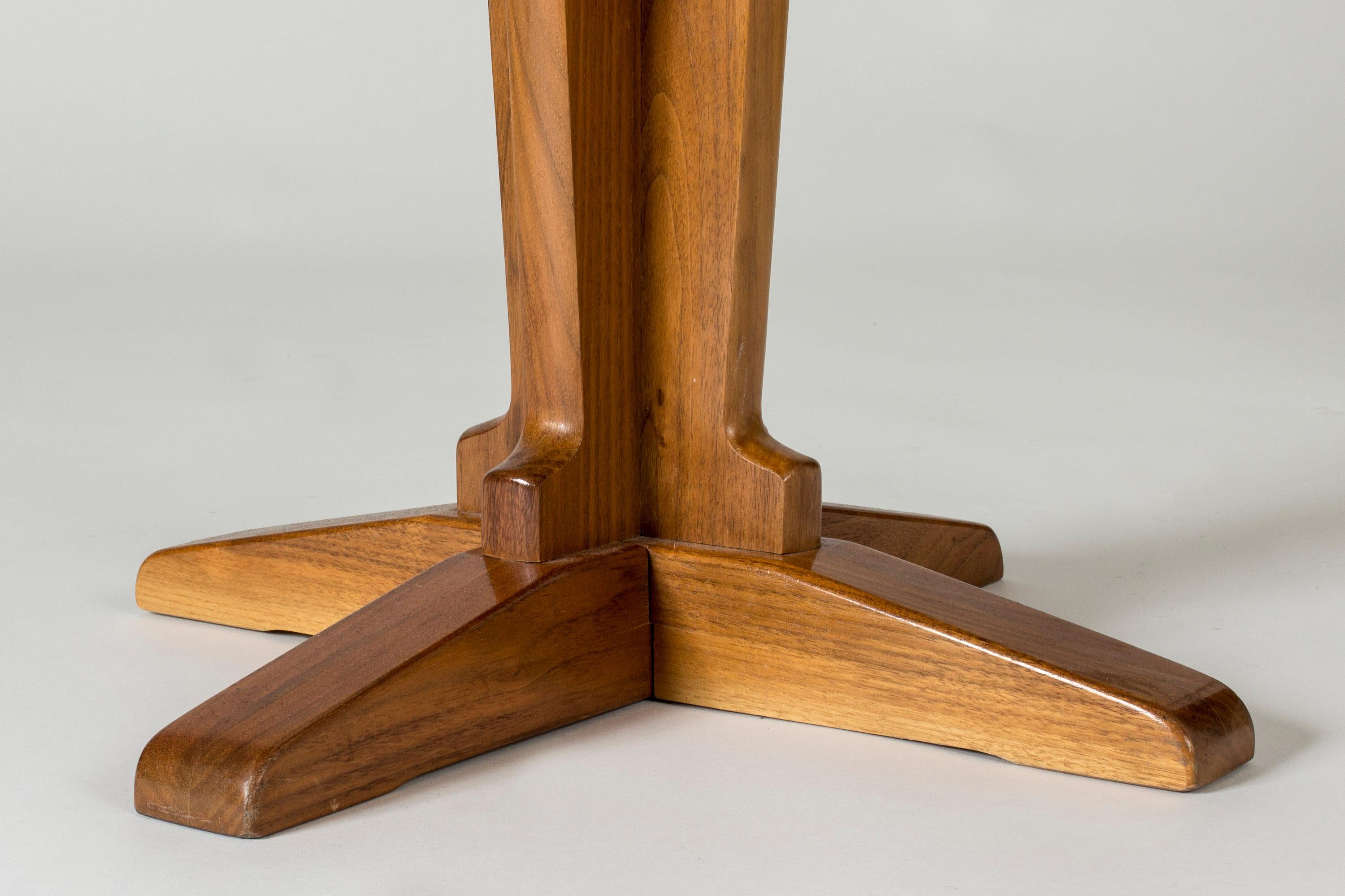 Schwedischer Modern Couchtisch, Schweden, 1930er Jahre (Walnuss)
