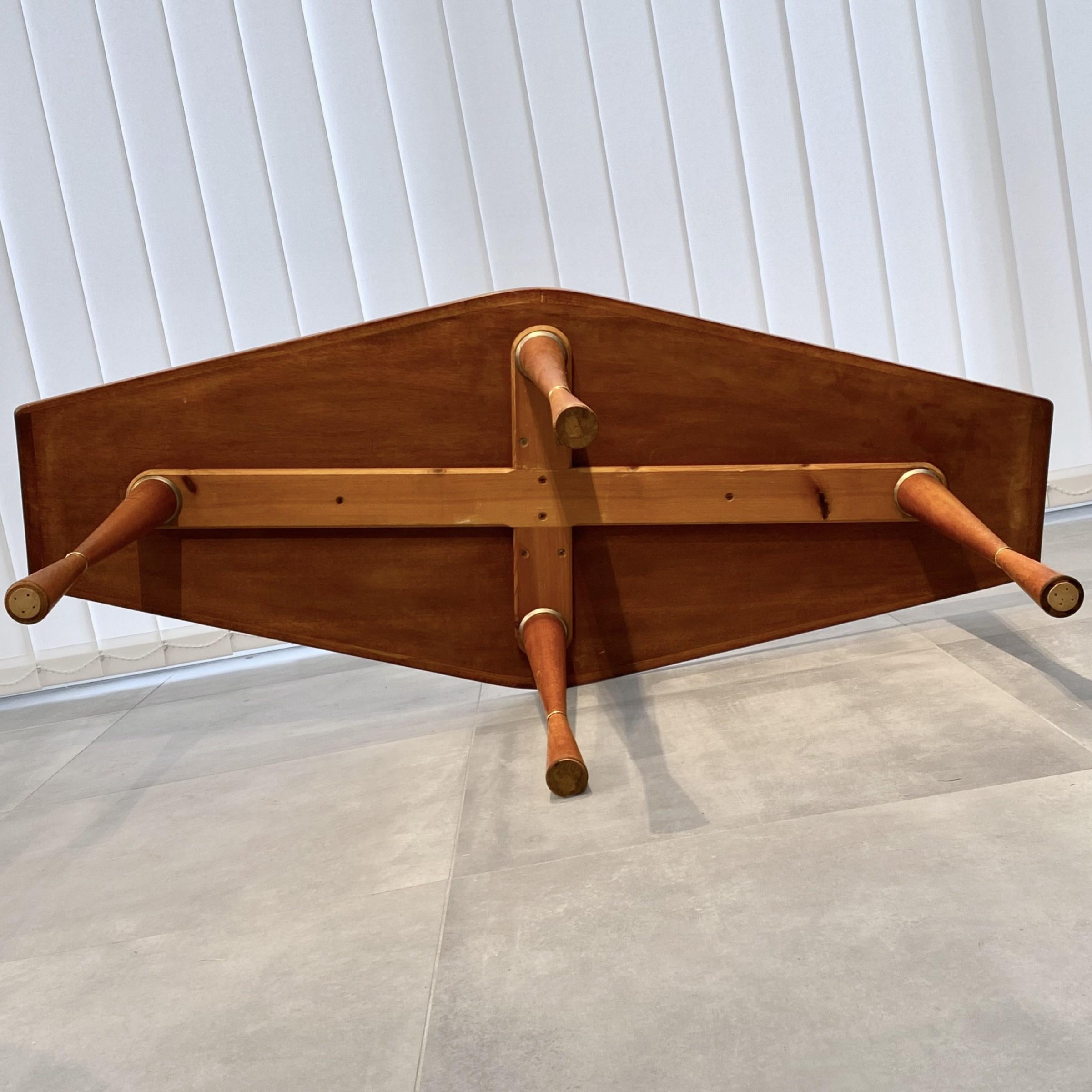 Swedish Modern coffee table with brass inlays, Sweden, 1940s For Sale 4