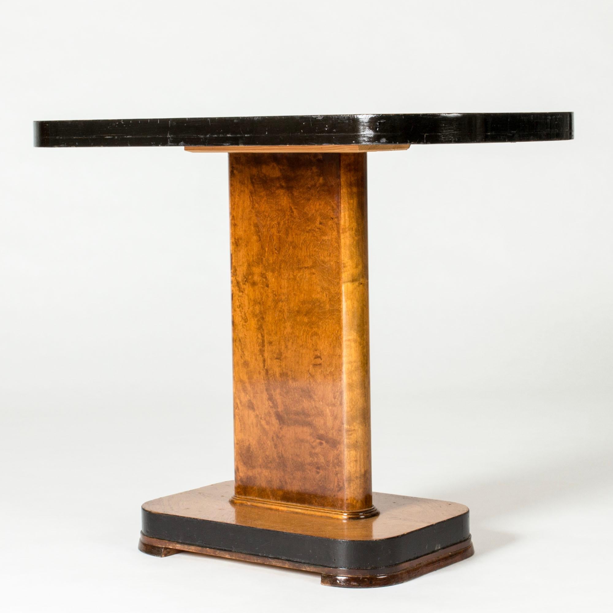 Mid-20th Century Swedish Modern console table, Sweden, 1930s For Sale