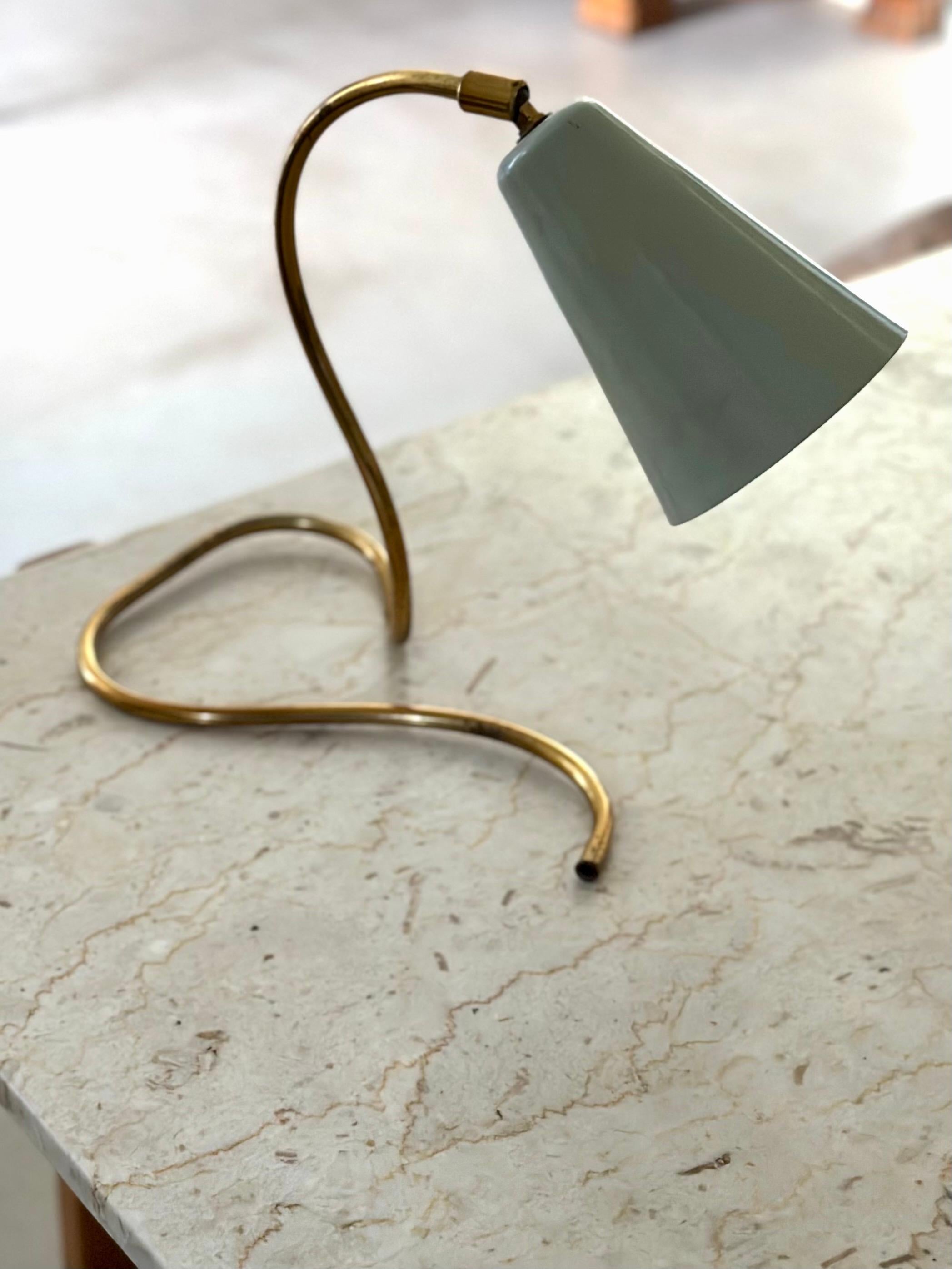 Mid-20th Century Swedish Modern Curved Brass Table Lamp With Lacquered Shade, 1950s