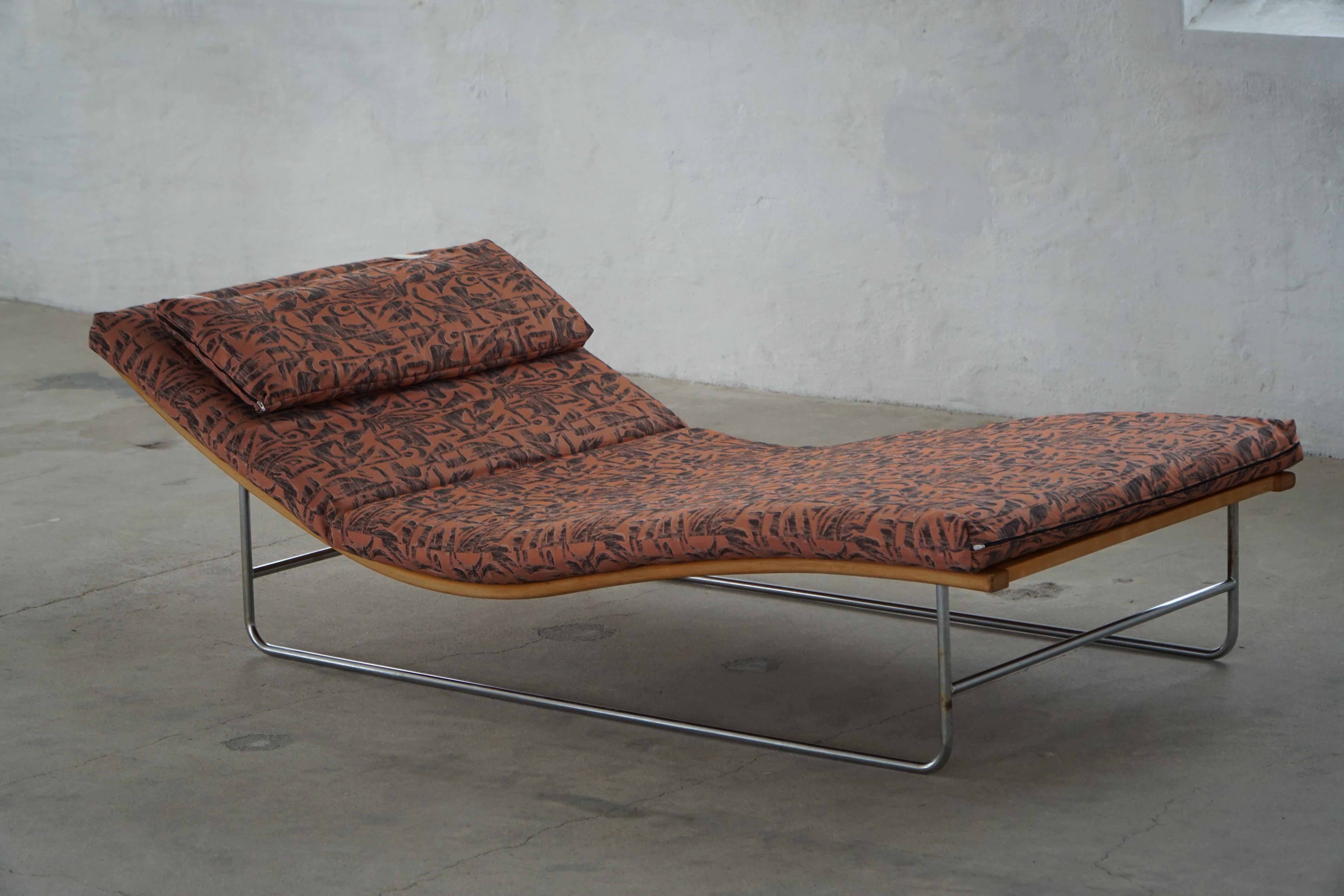 A beautiful rare daybed made as a prototype by Gunnar Berggren & Yngve Ekström for Swedese in the 1970s. Crafted with a birchwood frame and chromed metal base, harmonizing the warmth of natural wood with the clean, precise lines of mid-century