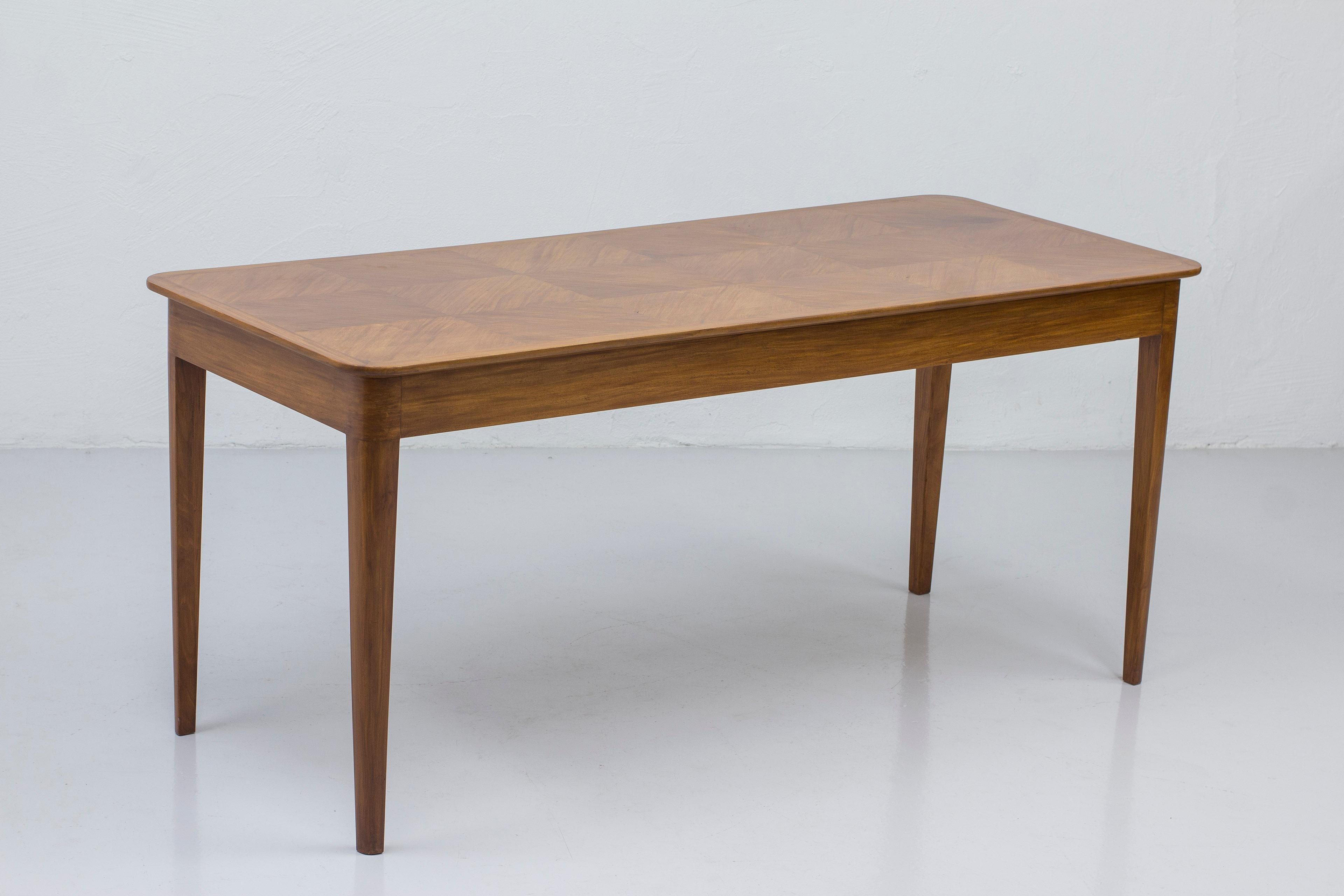 Swedish modern desk by Oscar Nilsson from 1938, checker table top In Good Condition In Hägersten, SE