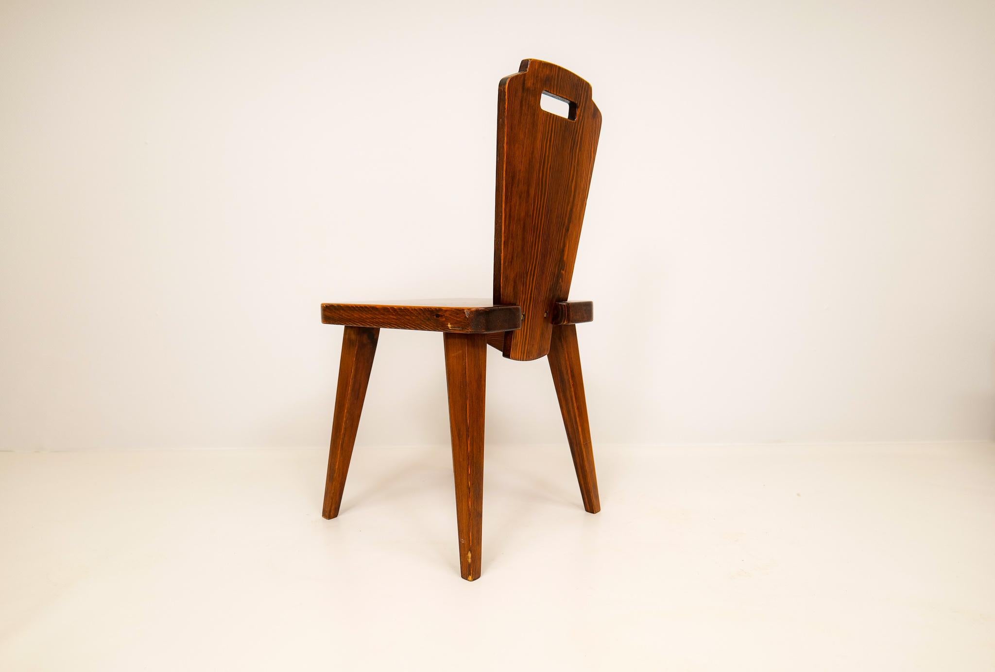 Swedish Modern Dining Chairs in Pine Attributed to Bo Fjaestad, 1940s For Sale 5