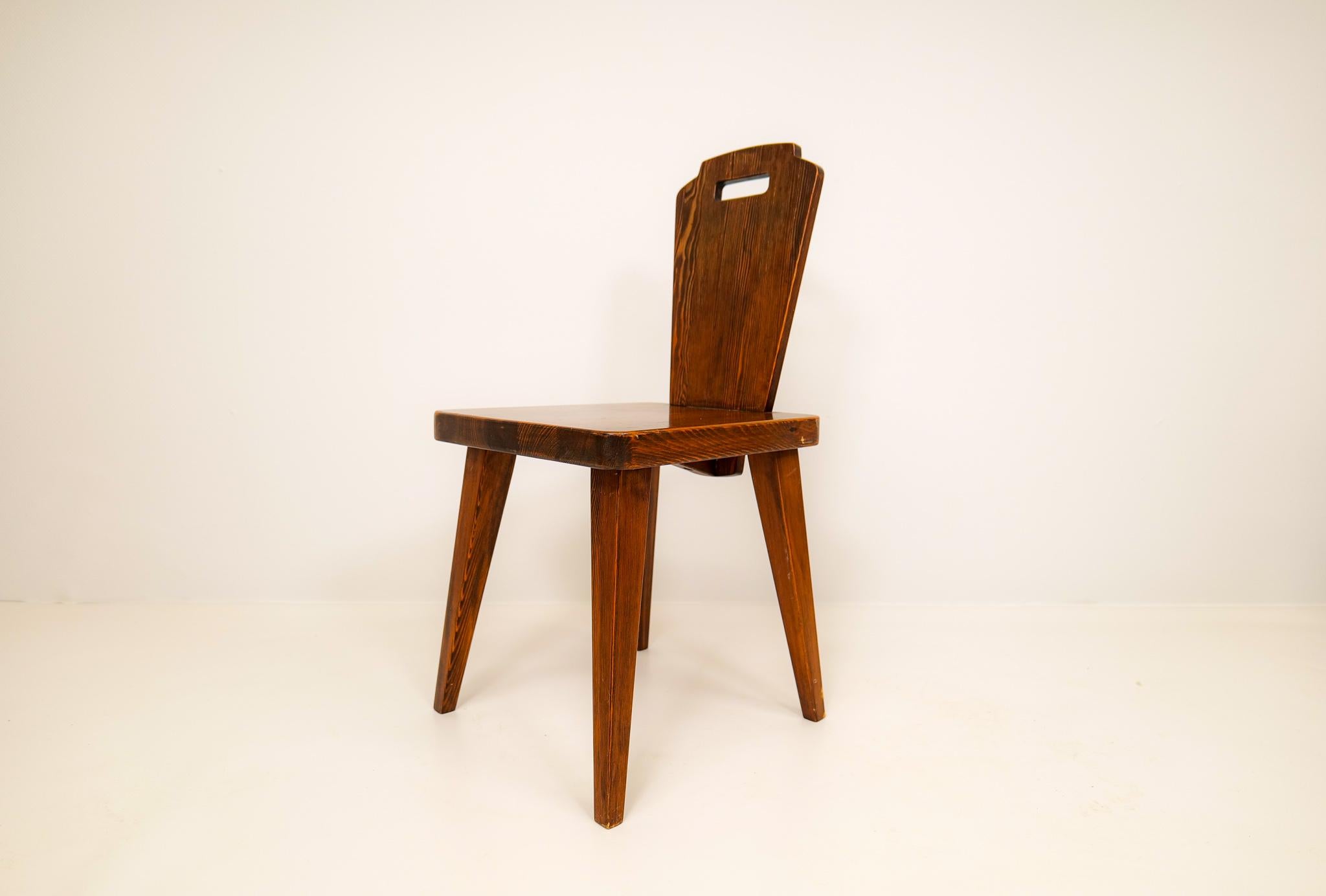 Swedish Modern Dining Chairs in Pine Attributed to Bo Fjaestad, 1940s For Sale 4