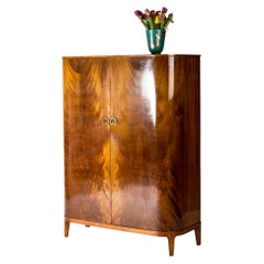 Coiffeuse moderne suédoise par Axel Larsson